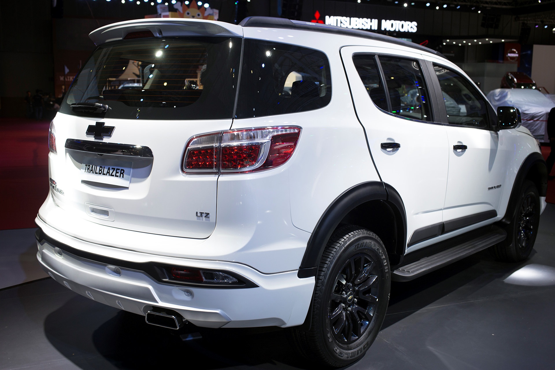 giá Chevrolet Trailblazer ảnh 3 gia Chevrolet Trailblazer anh 3
