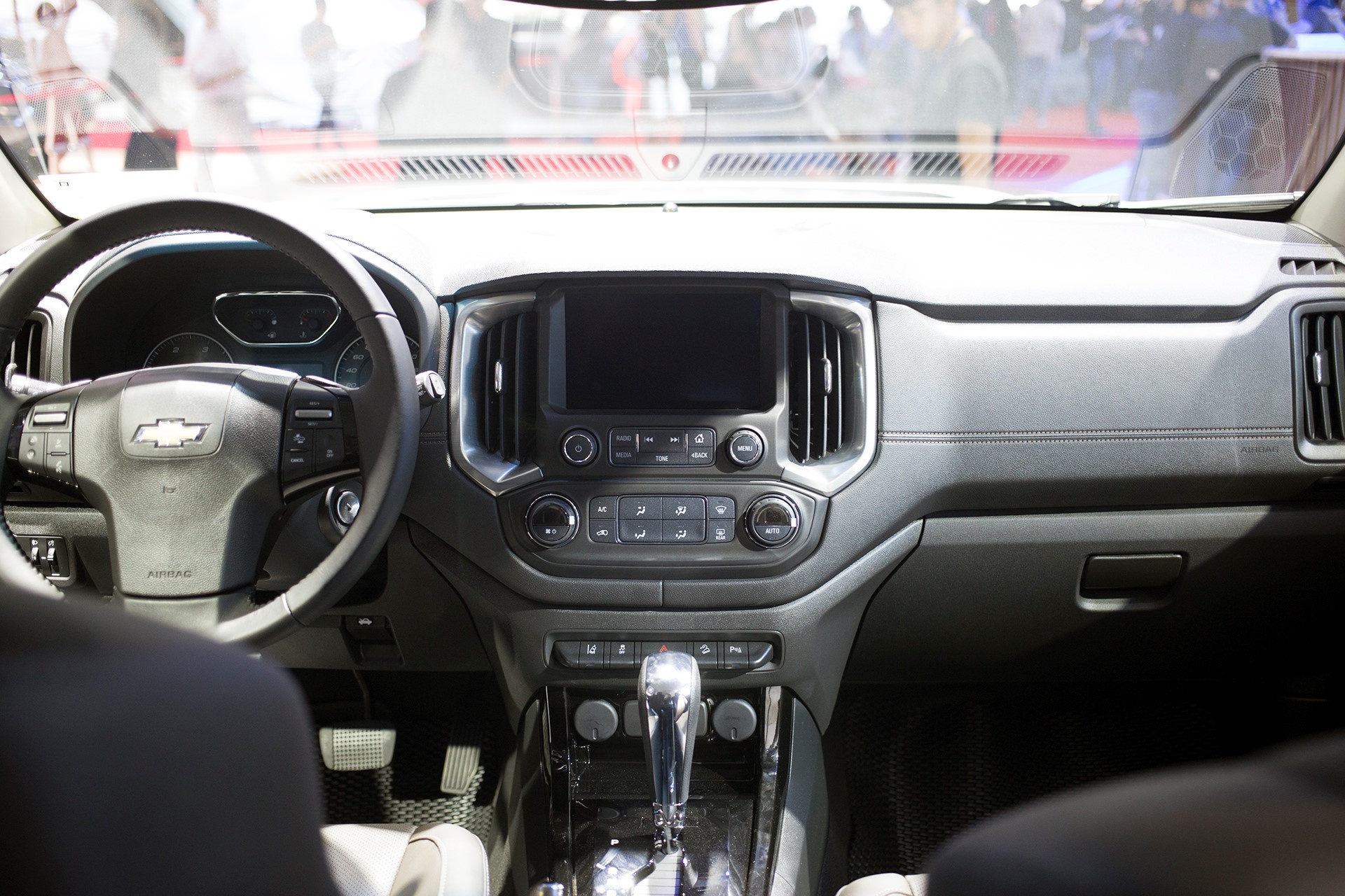 giá Chevrolet Trailblazer ảnh 2 gia Chevrolet Trailblazer anh 2