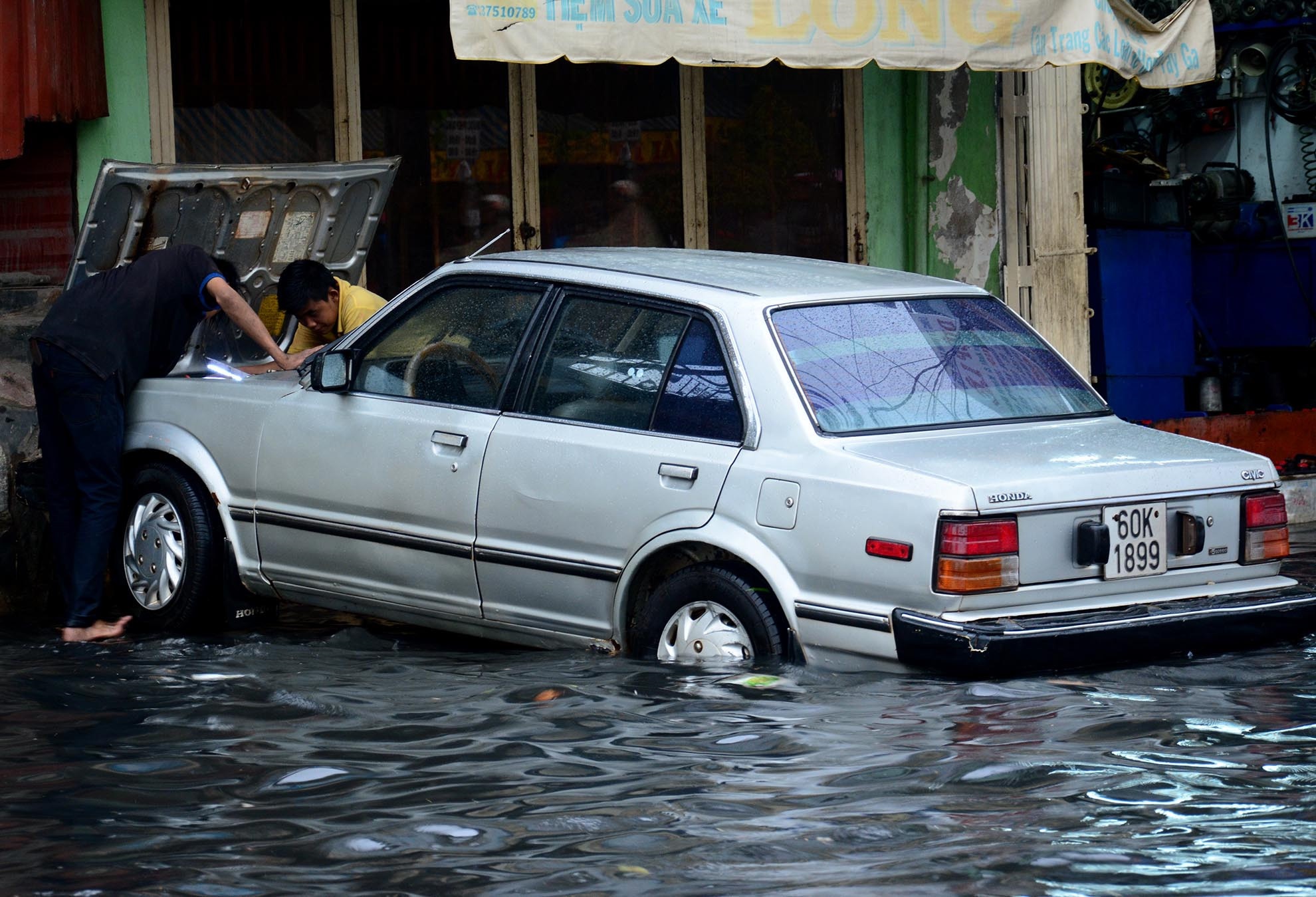 thay nhot oto dung cach anh 2