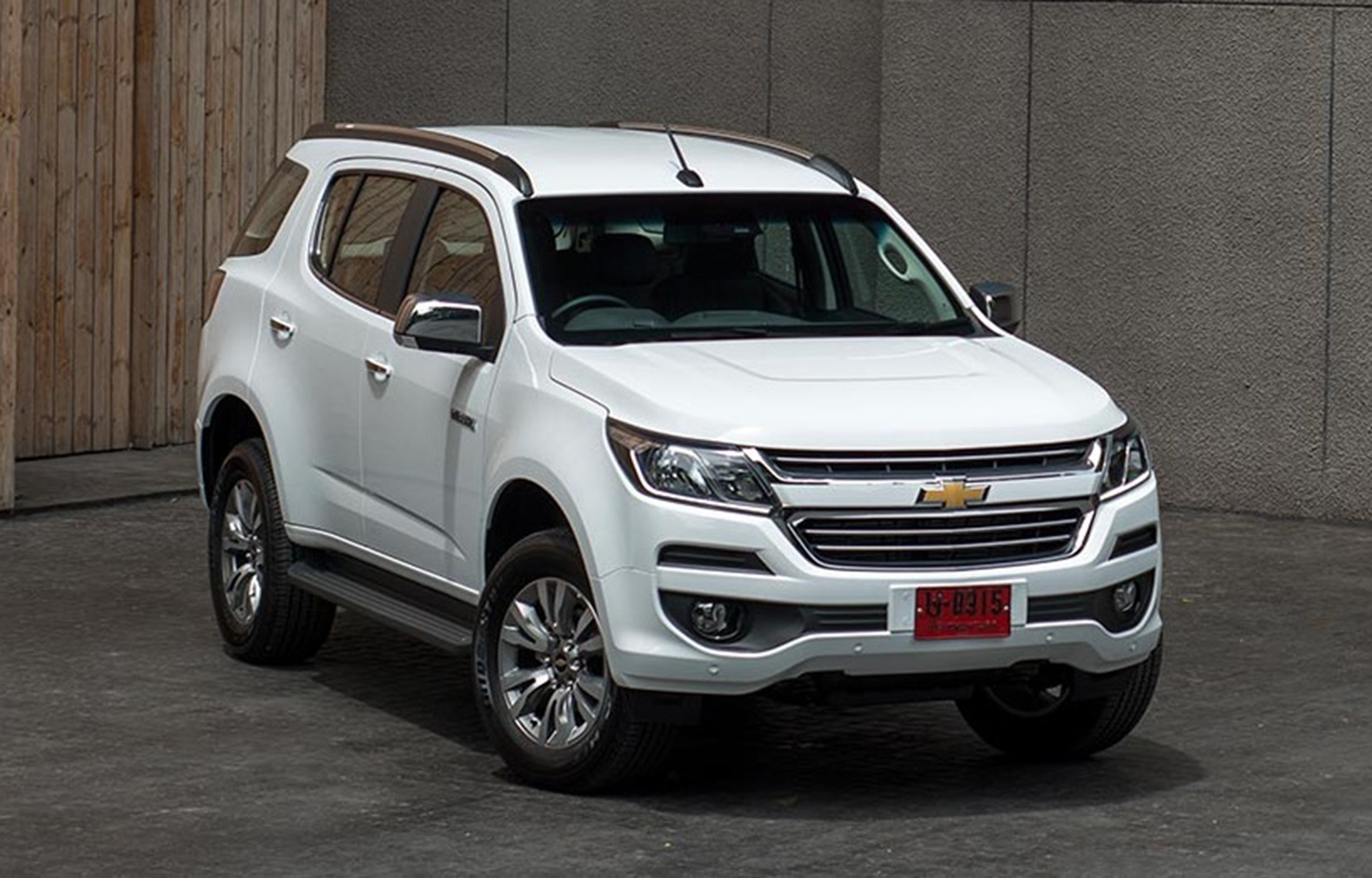 Vua ra mat, Chevrolet Trailblazer da giam 80 trieu dong hinh anh