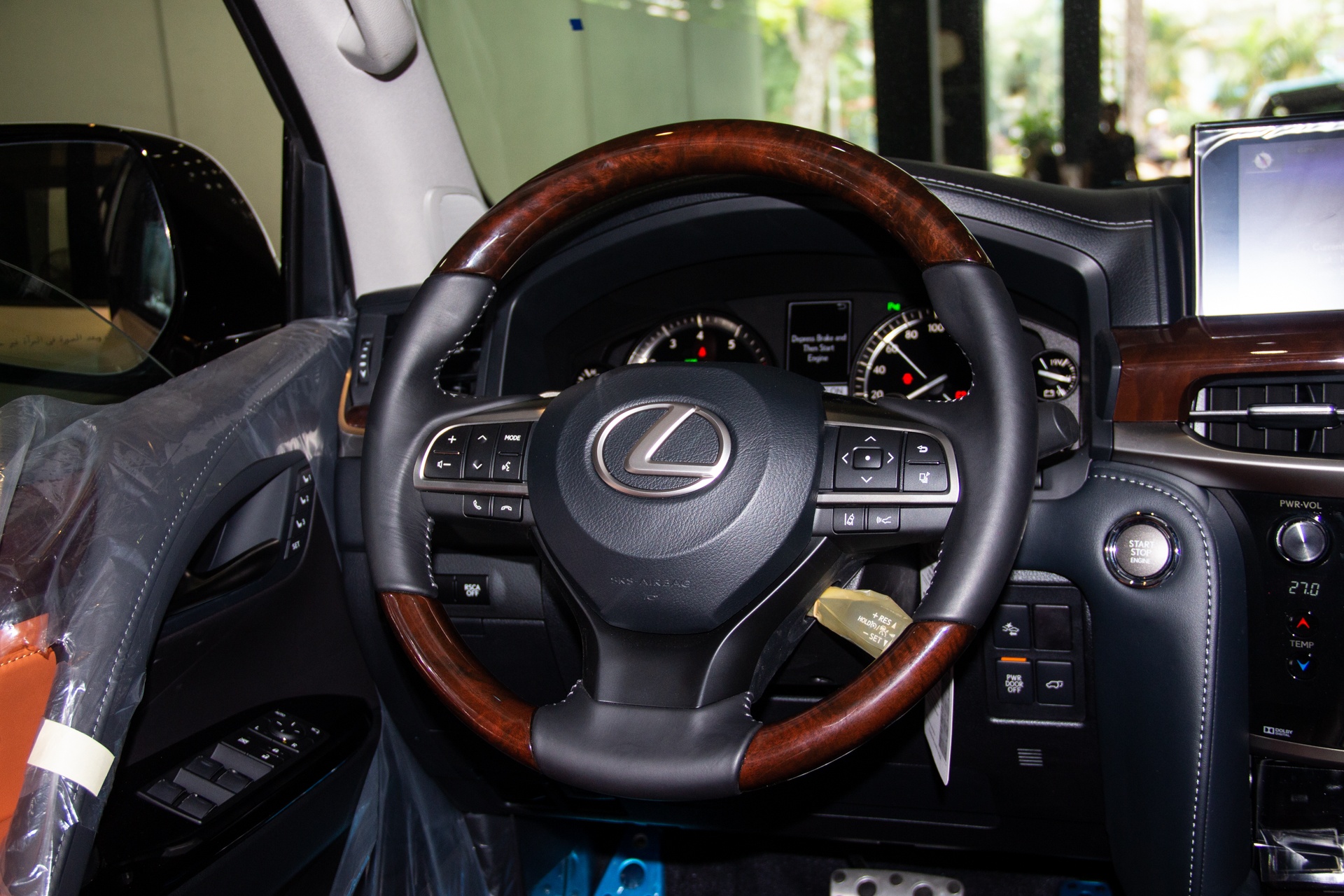 Lexus LX570 Super Sport tai Viet Nam anh 8