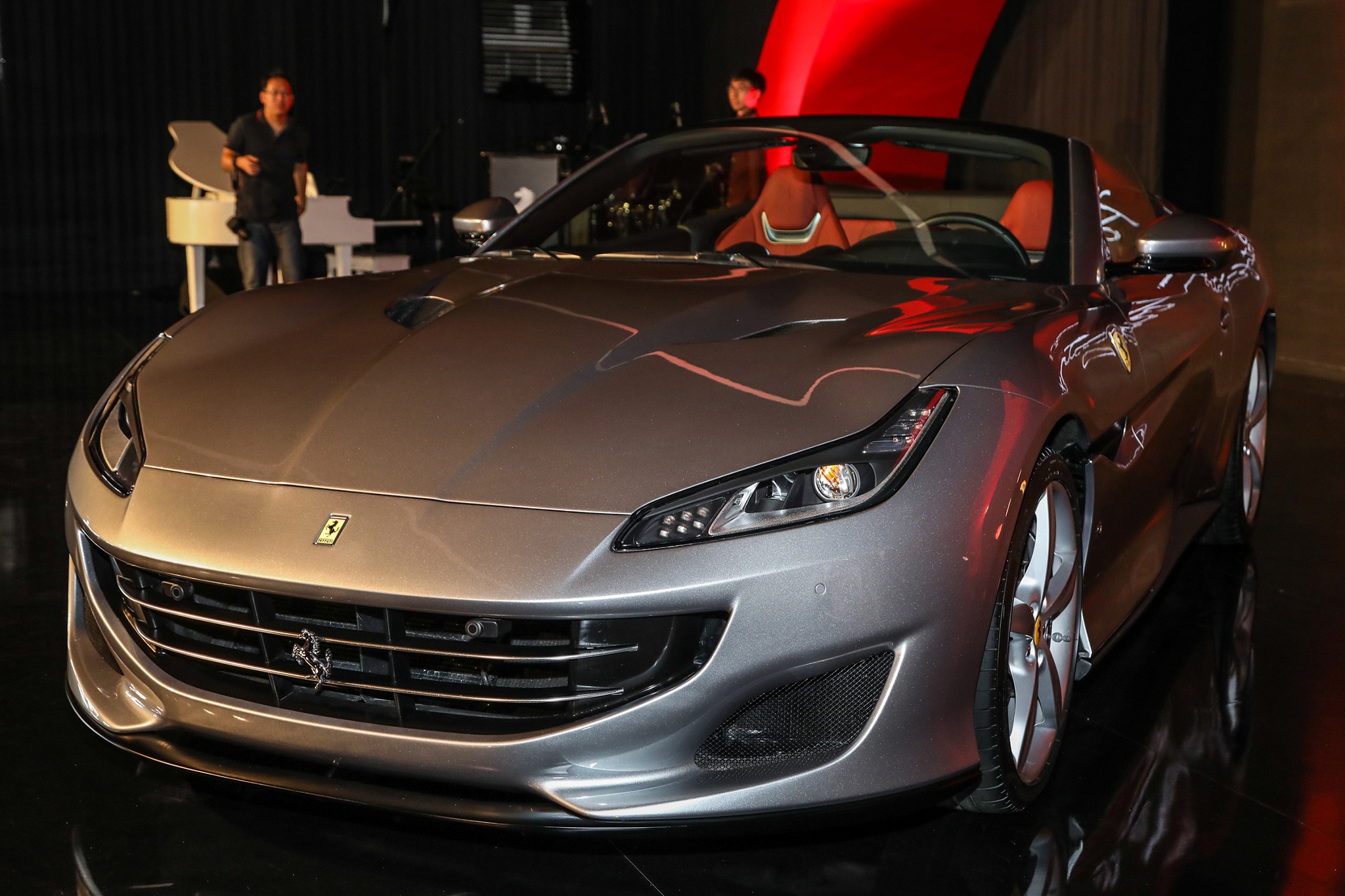 Sieu xe Ferrari Portofino ra mat Dong Nam A, gia 240.000 USD hinh anh
