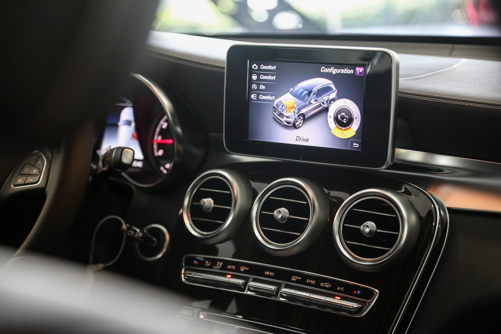 ảnh Mercedes-Benz GLC200 ảnh 10 anh Mercedes-Benz GLC200 anh 10