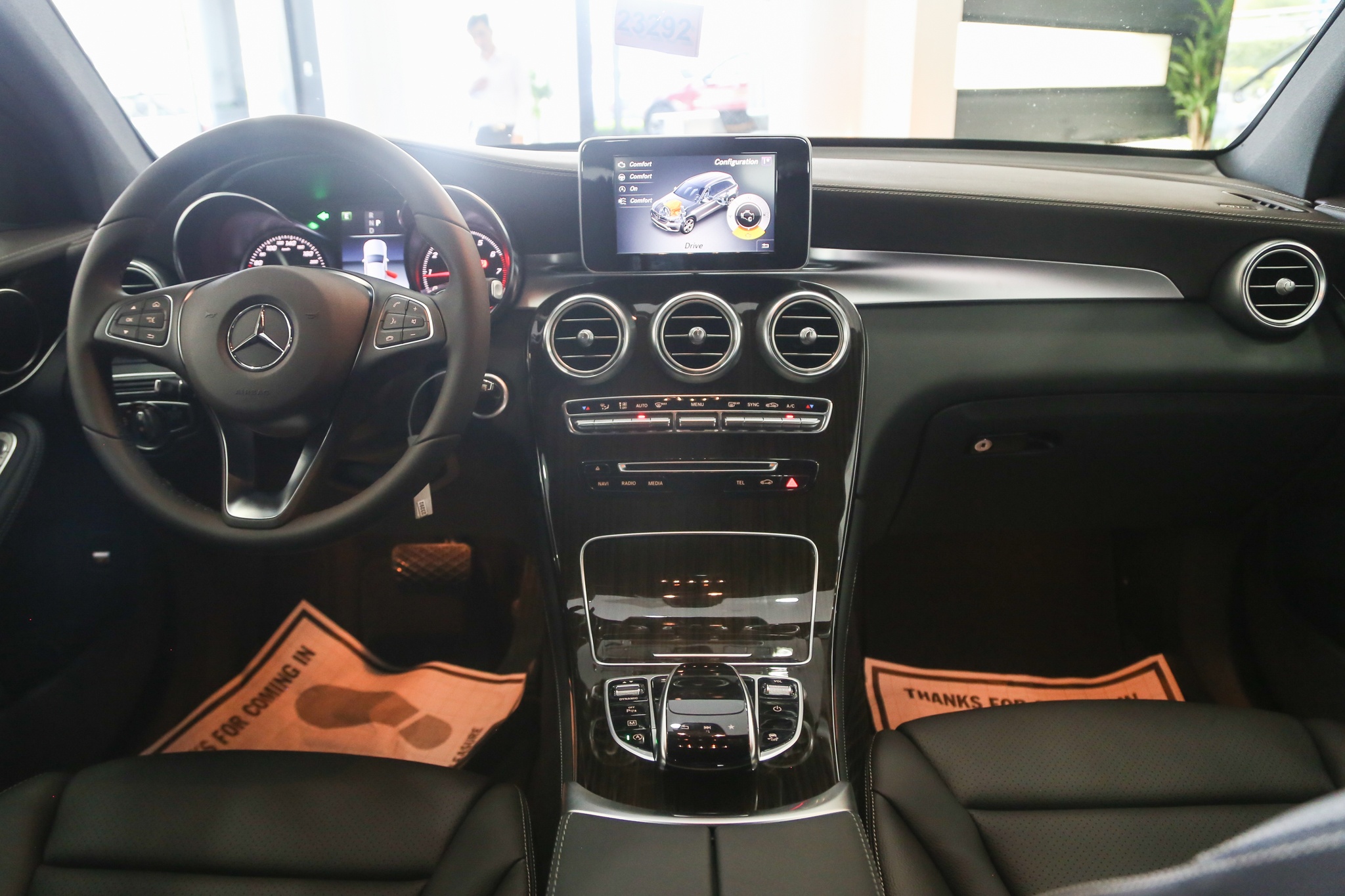 ảnh Mercedes-Benz GLC200 ảnh 8 anh Mercedes-Benz GLC200 anh 8