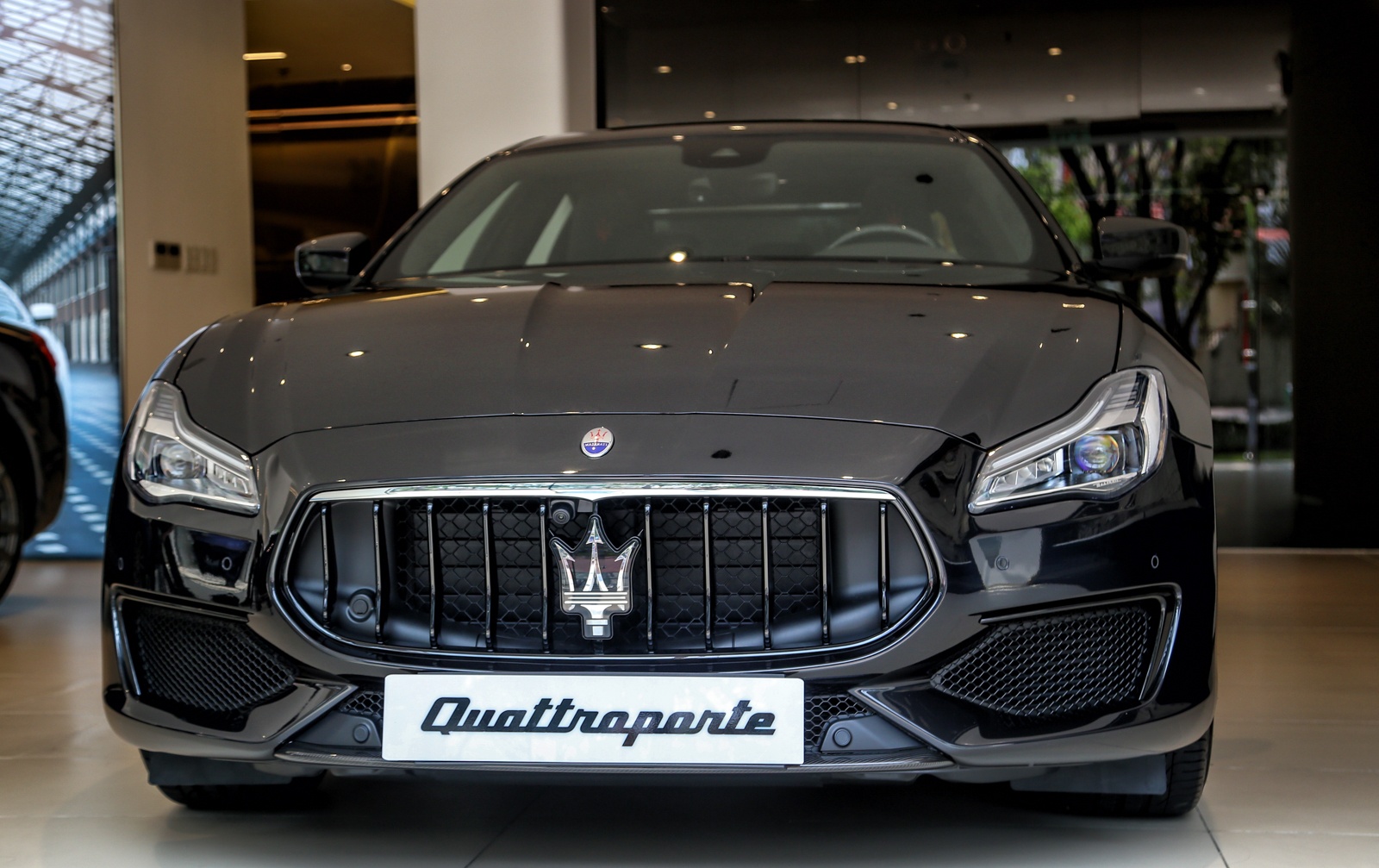 Maserati Quattroporte GTS Nerissimo Edition duy nhat tai Viet Nam hinh anh