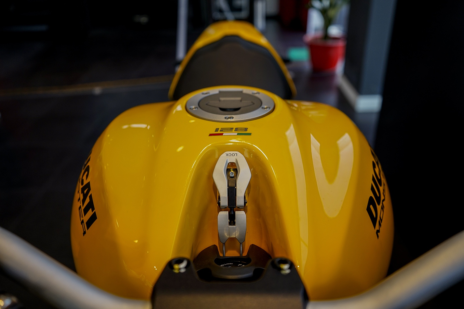 Ducati Monster 821 2018 ra mat anh 3