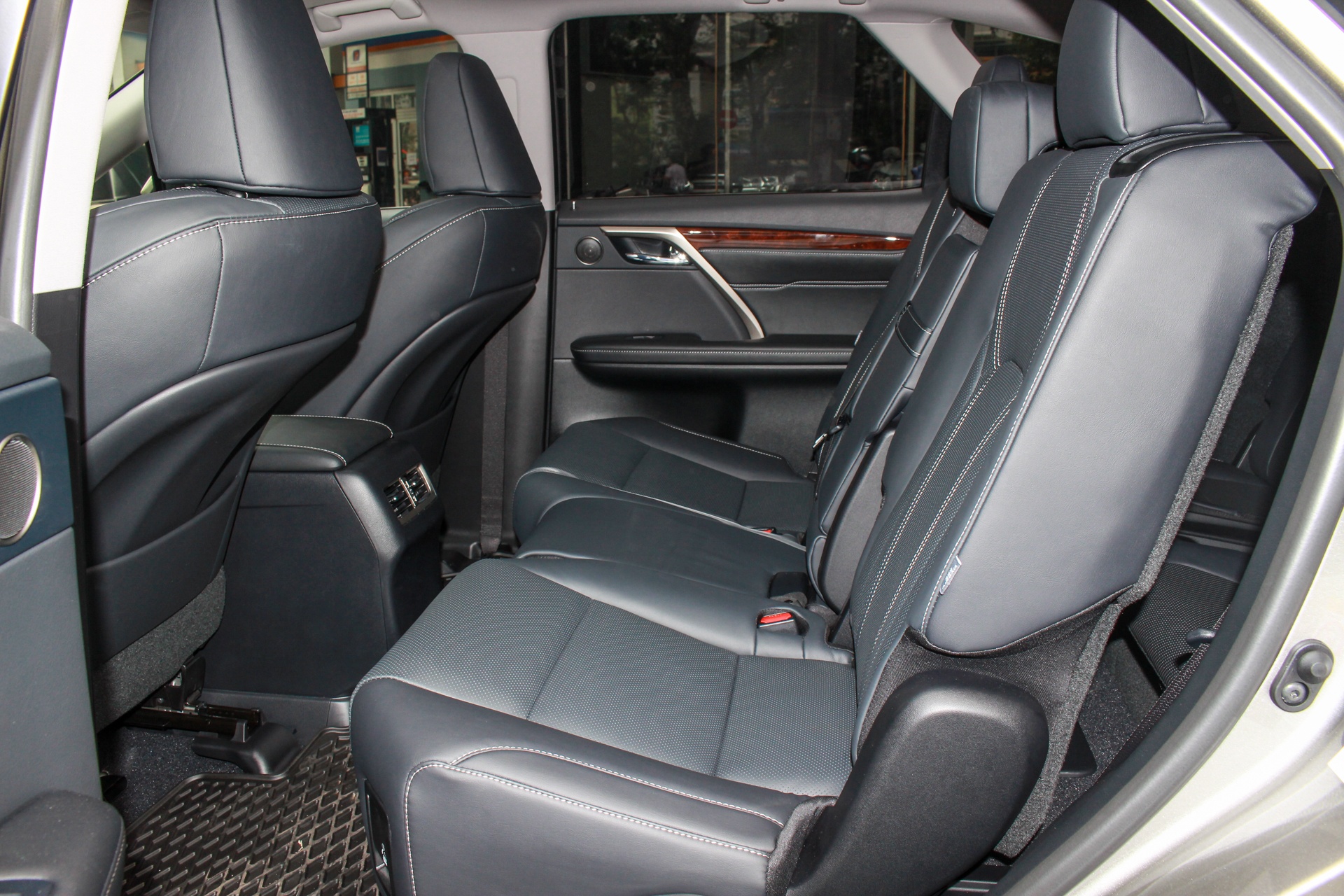 Lexus RX350 7 cho anh 9