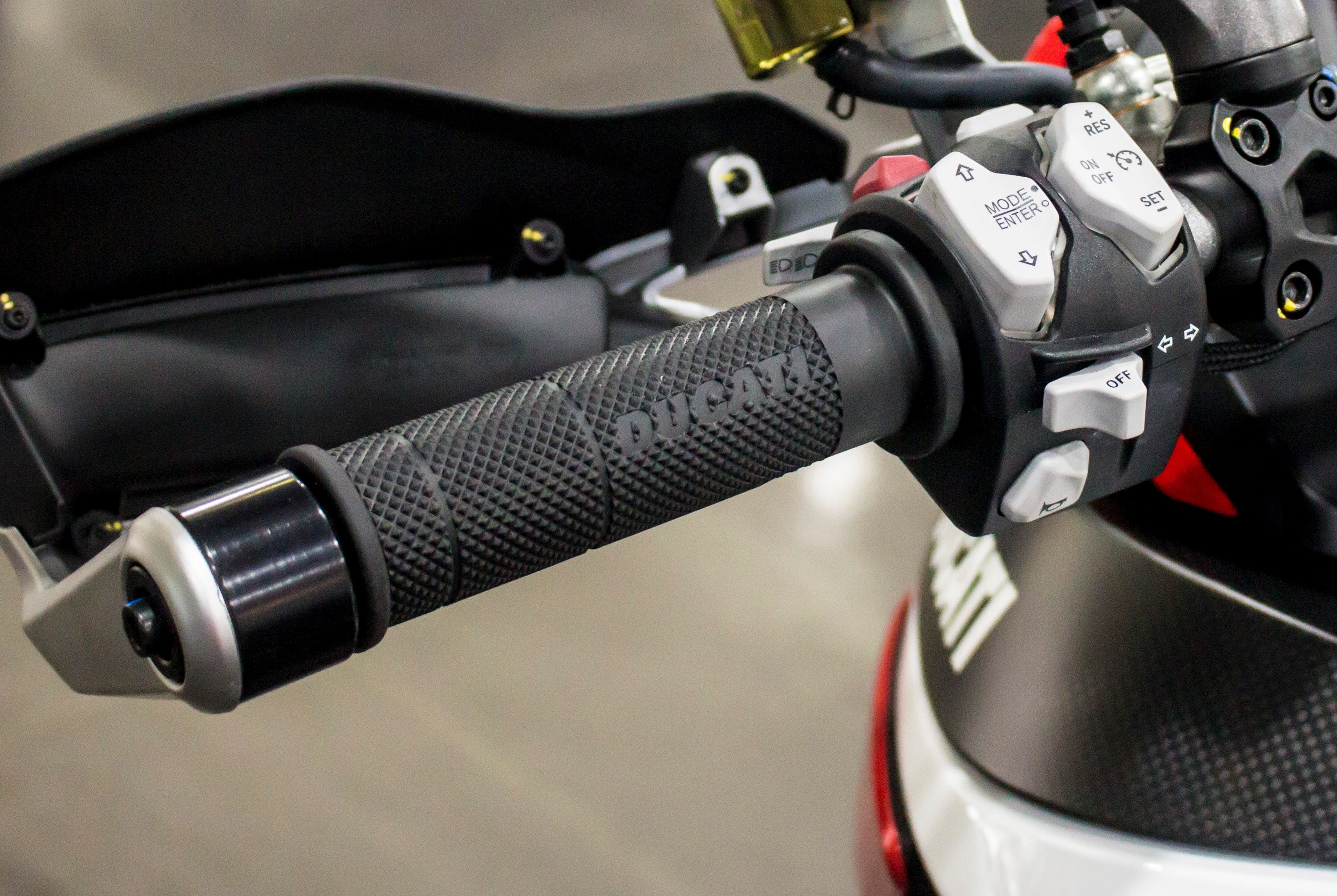 gia Ducati Multistrada Pikes Peak anh 5