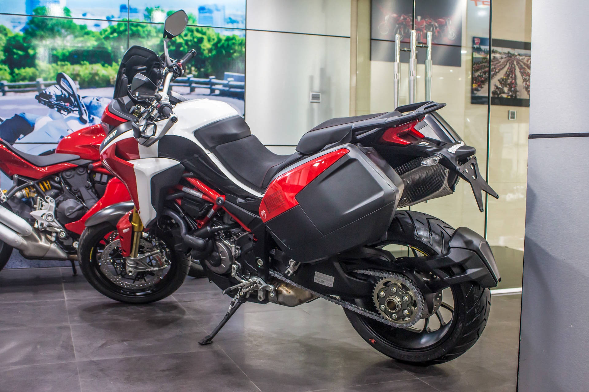 gia Ducati Multistrada Pikes Peak anh 3