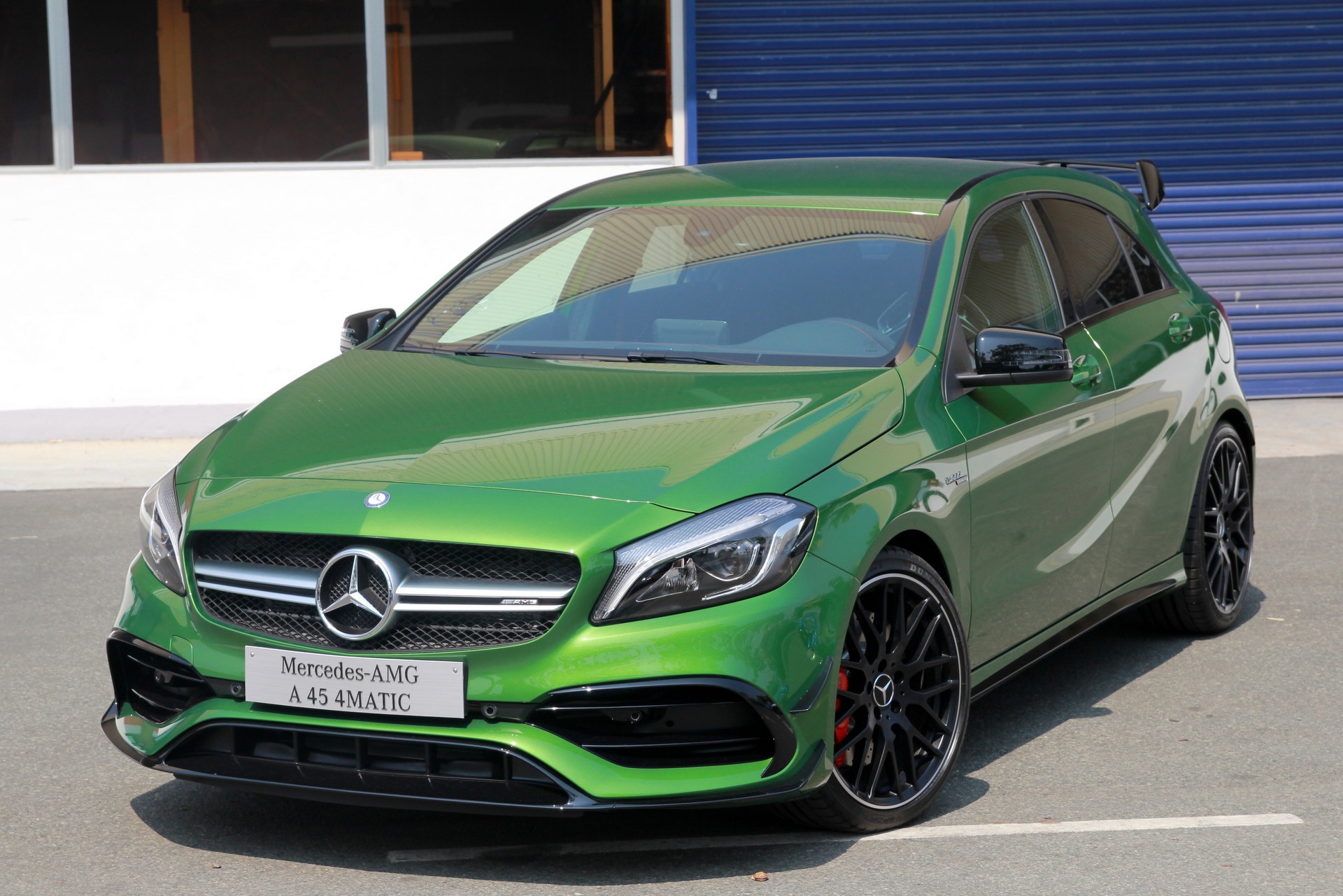 Nhung chiec Mercedes-Benz nao tai VN bi trieu hoi do loi no tui khi? hinh anh