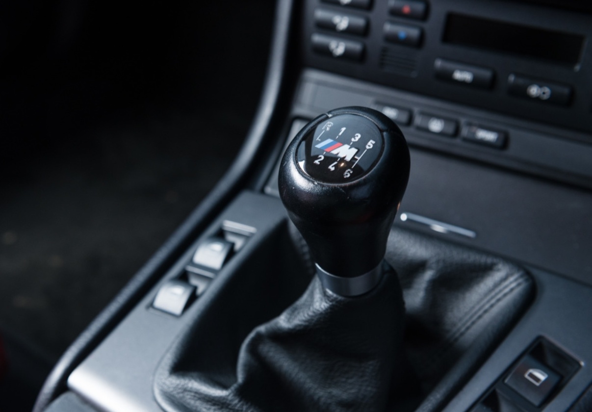 Da den luc tu biet so san tren xe hoi? hinh anh