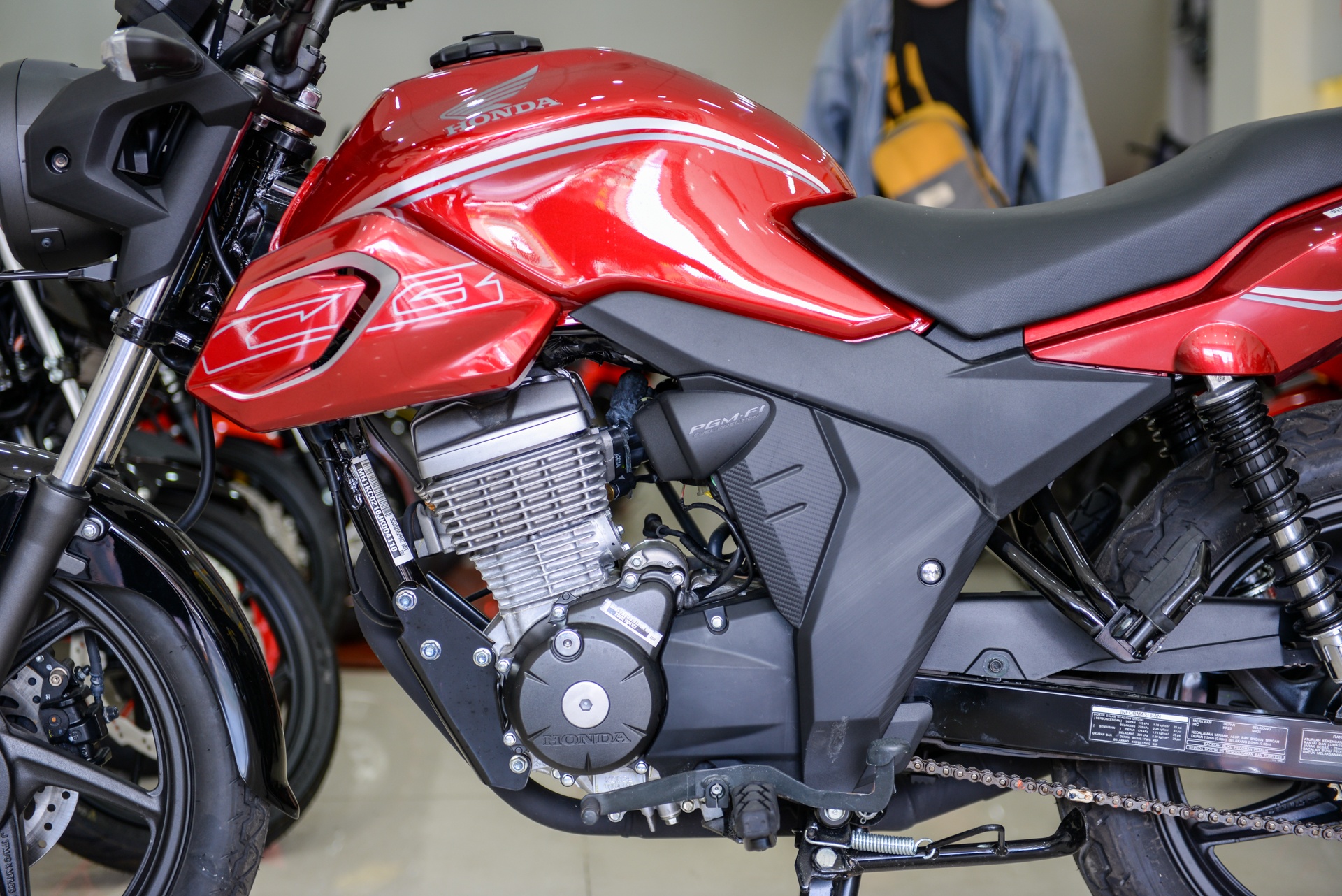 gia Honda CB150 Verza anh 9