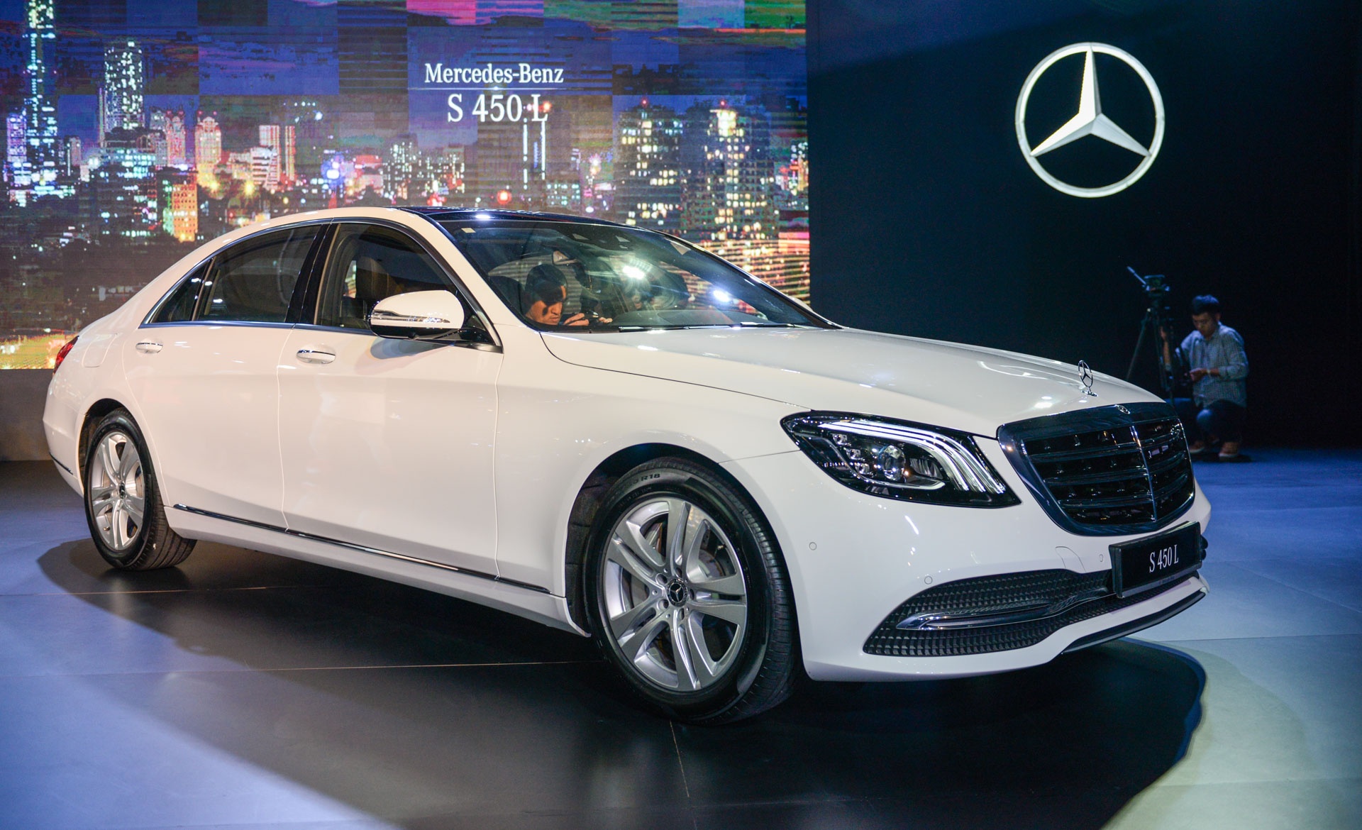 Mercedes S-Class 2018 ve VN, tao suc ep cho Audi A8, BMW 7-Series hinh anh