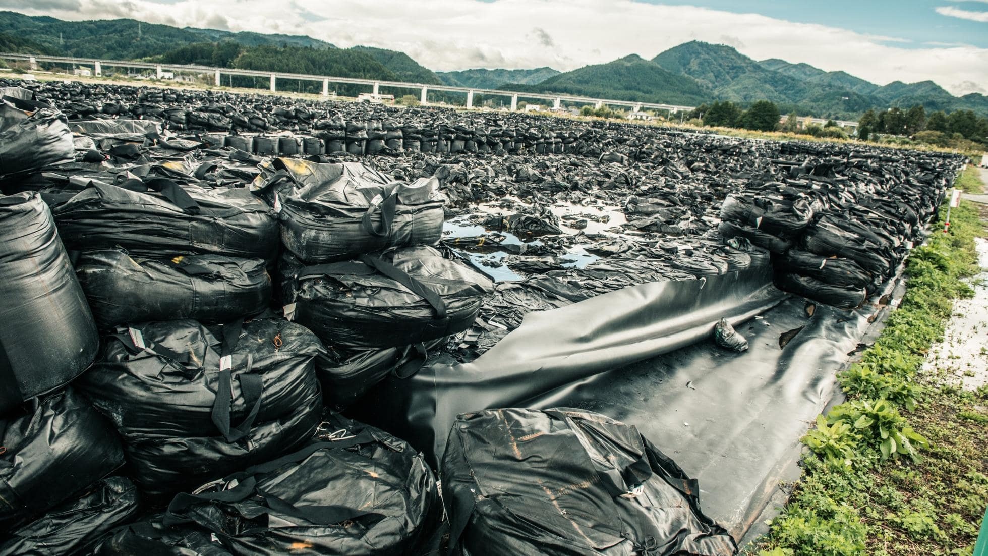 vụ nổ nhà máy hạt nhân Nhật Bản ảnh 2 vu no nha may hat nhan Nhat Ban anh 2