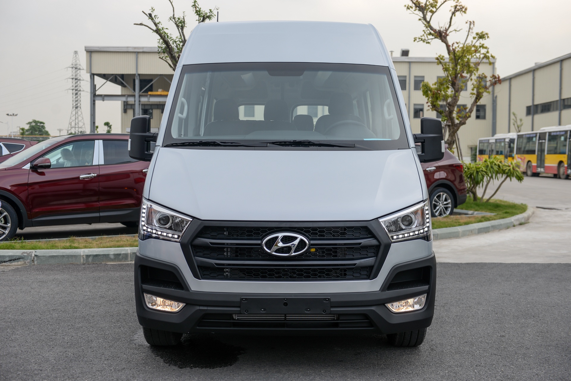 gia Hyundai Solati anh 2