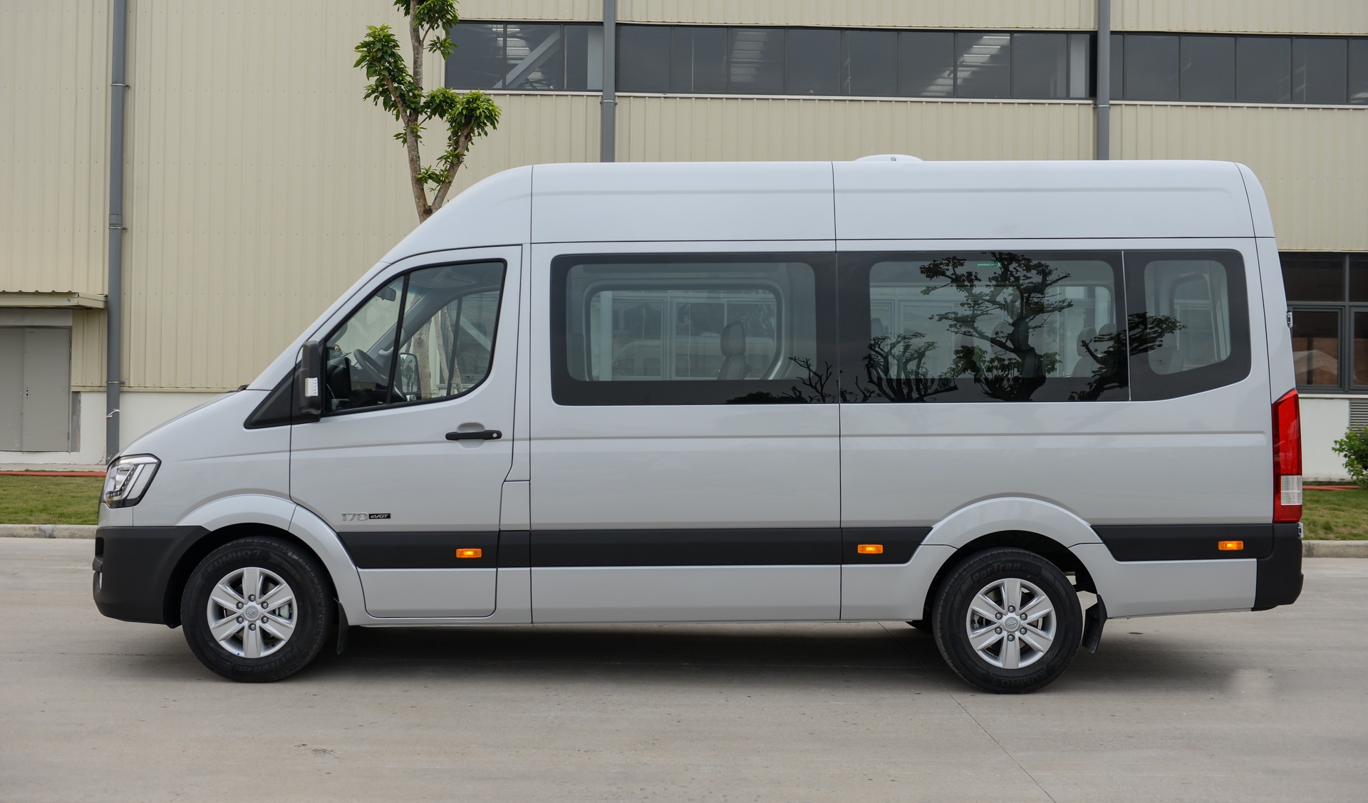 gia Hyundai Solati anh 5