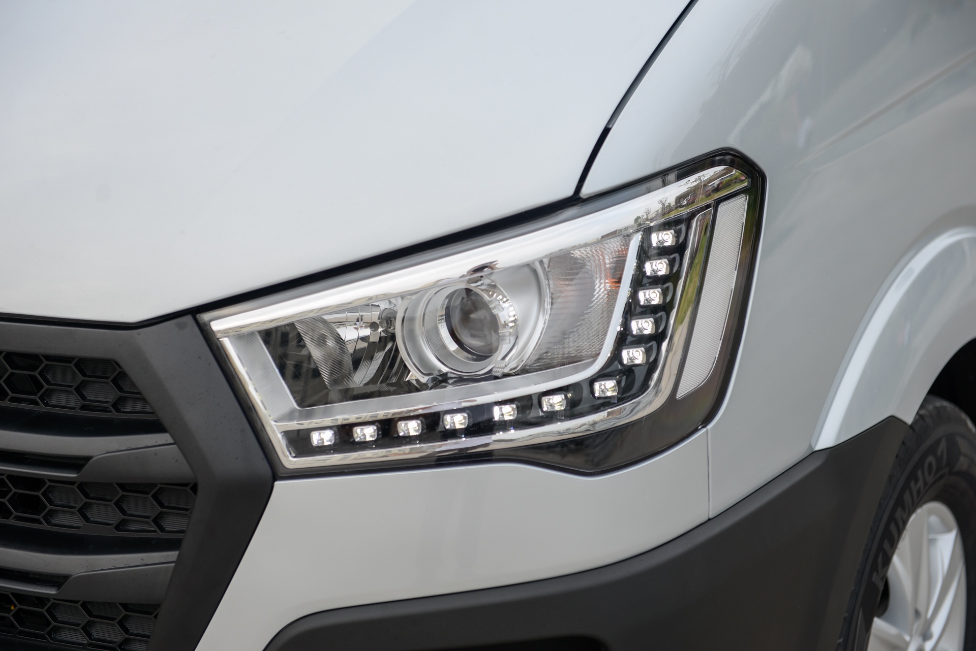 gia Hyundai Solati anh 3