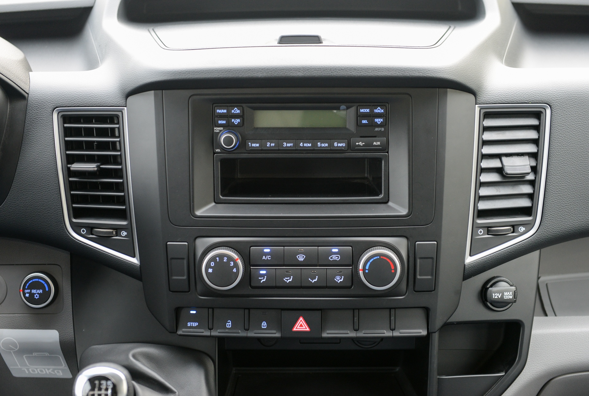 gia Hyundai Solati anh 9