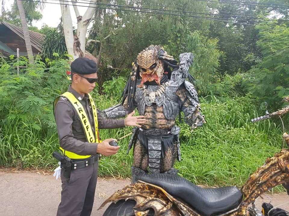 'Quai vat Predator' bi canh sat hoi tham tai Thai Lan hinh anh