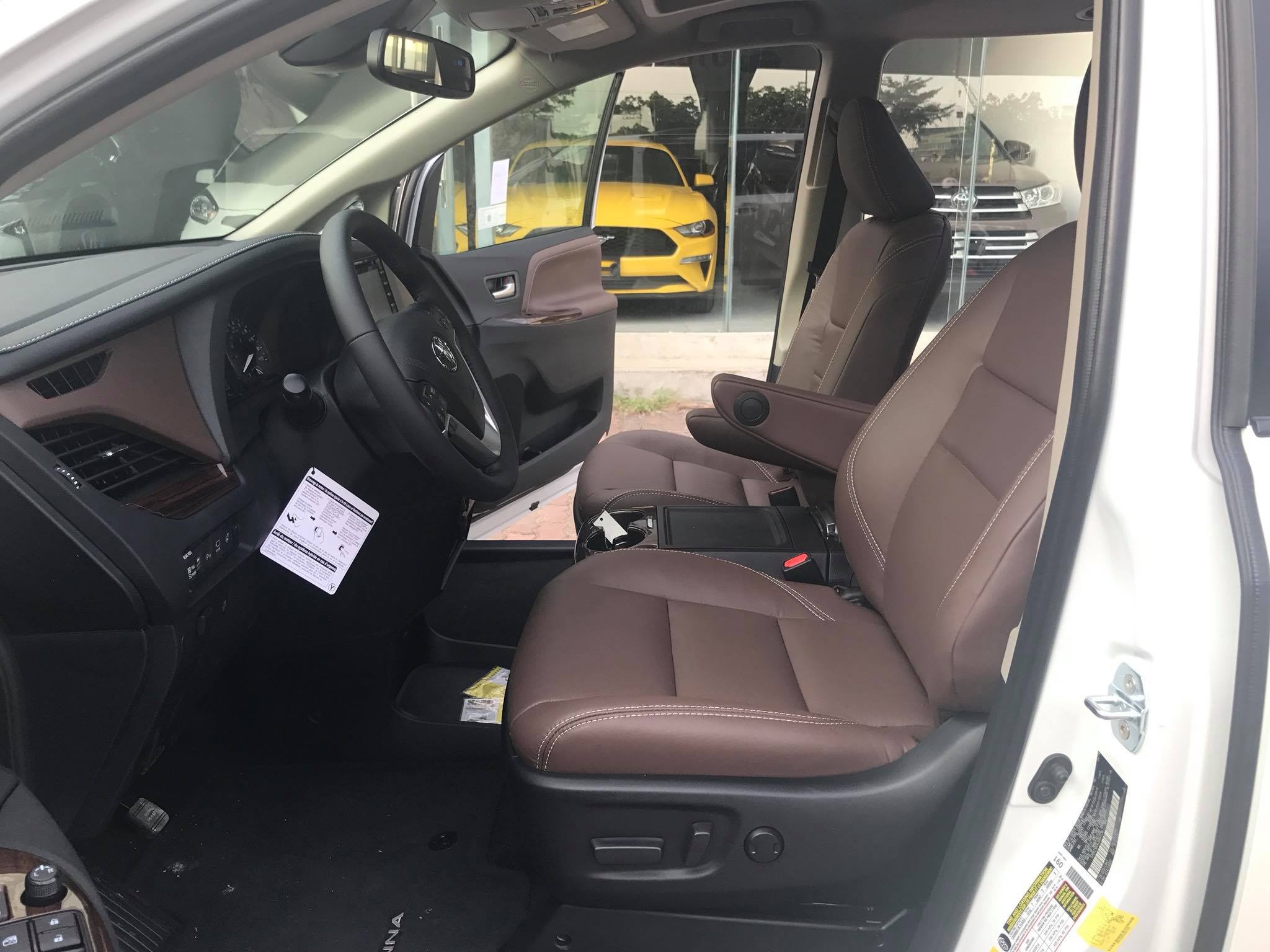xe Toyota Sienna 2018 ve Viet Nam anh 7