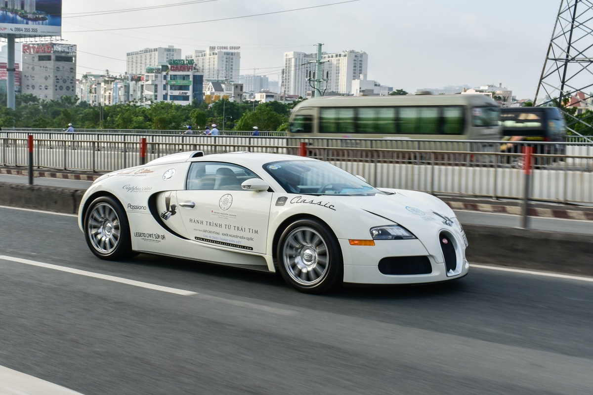 hanh trinh sieu xe anh 2