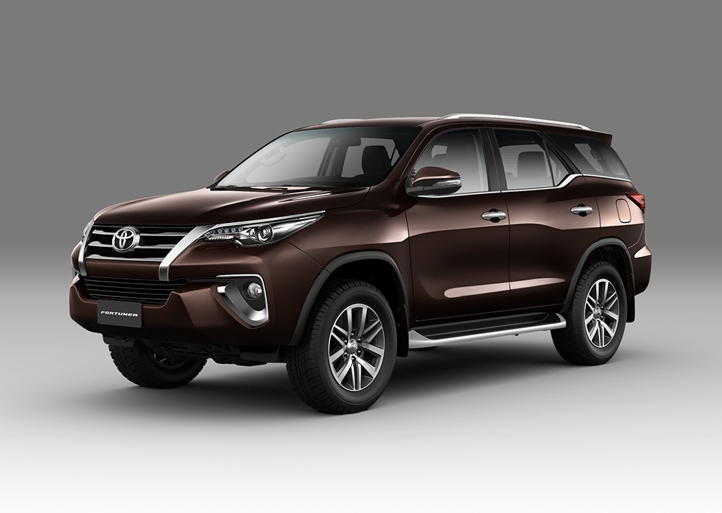 Toyota Fortuner may dau so tu dong ban ra thang 8, gia gan 1,1 ty hinh anh