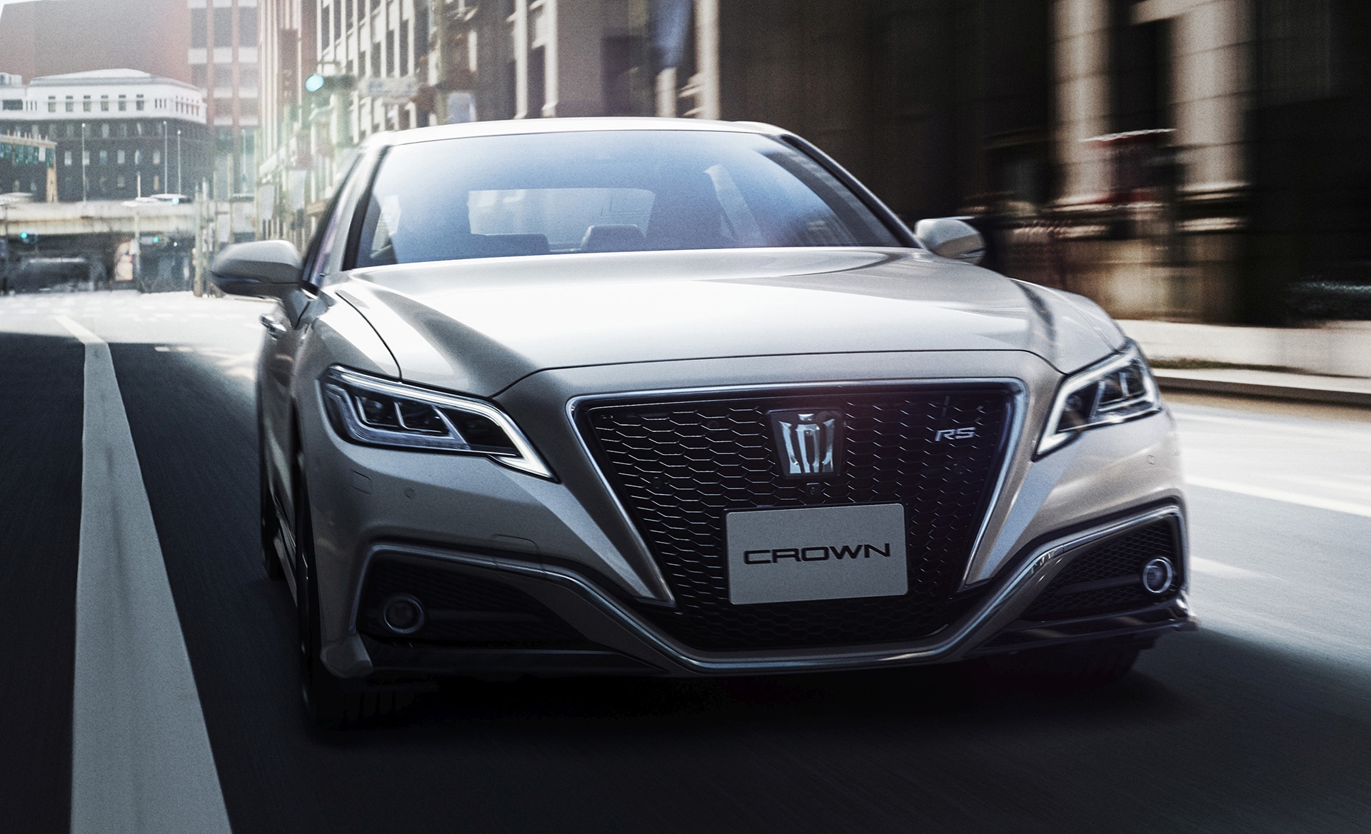 Toyota Crown 2018 - khi hang binh dan san xuat sedan hang sang hinh anh