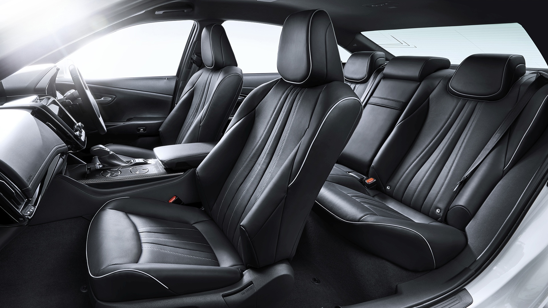 xe Toyota Crown anh 13