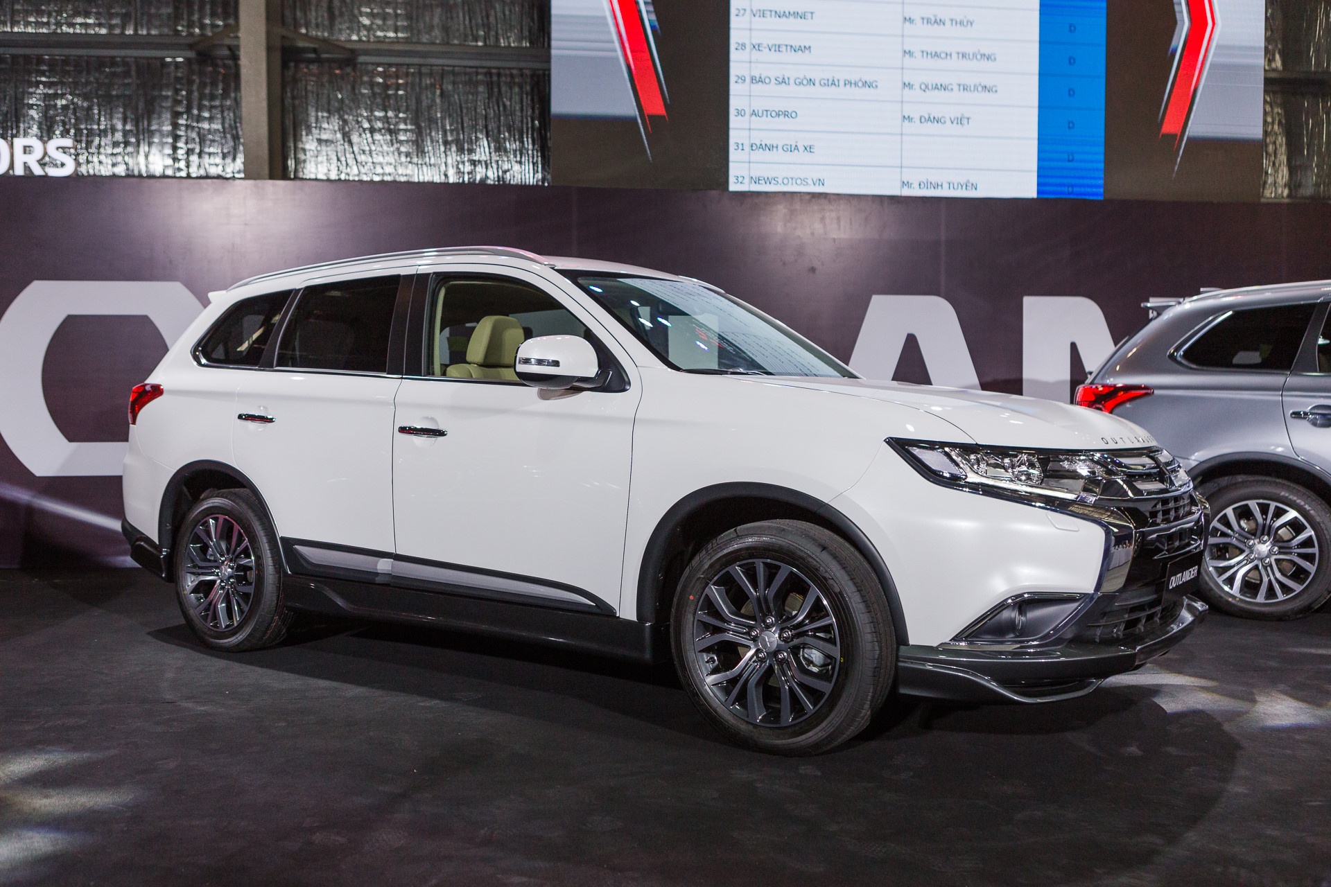 Mitsubishi Outlander giam gia 51 trieu dong tai Viet Nam hinh anh