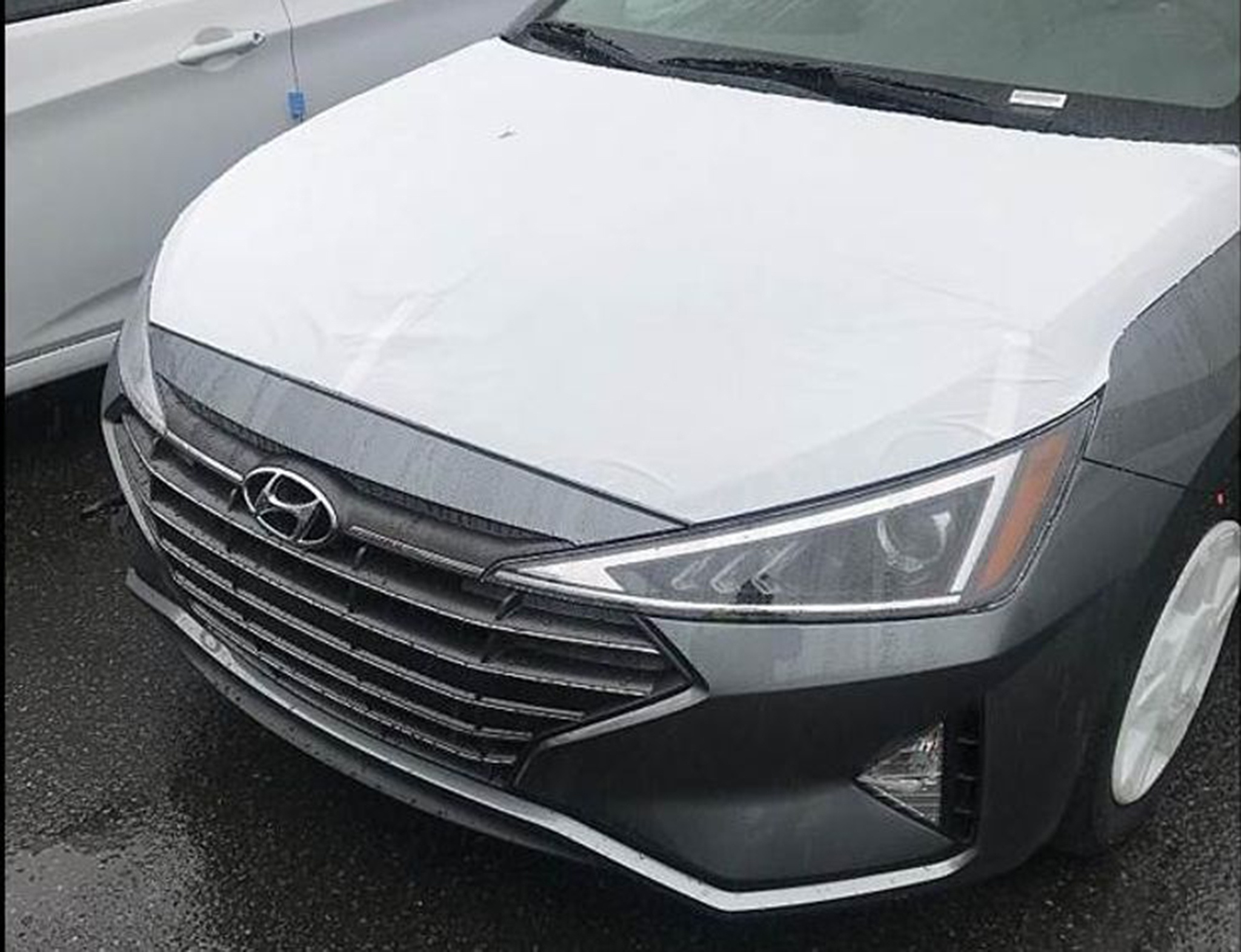 Lo dien hinh anh dau tien cua Hyundai Elantra 2019 hinh anh
