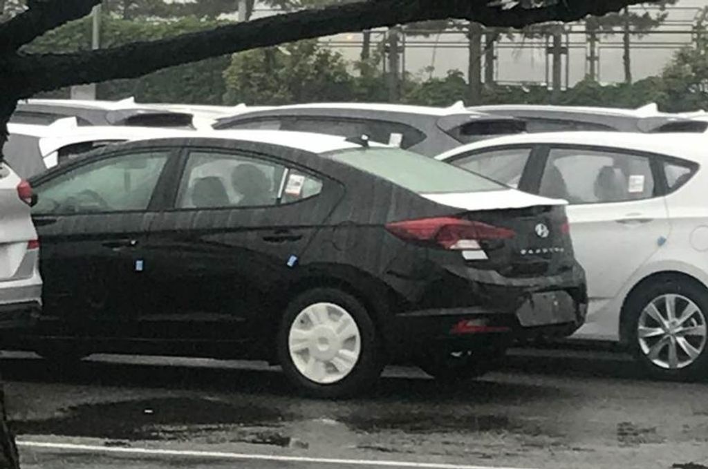 xe Hyundai Elantra 2019 anh 2