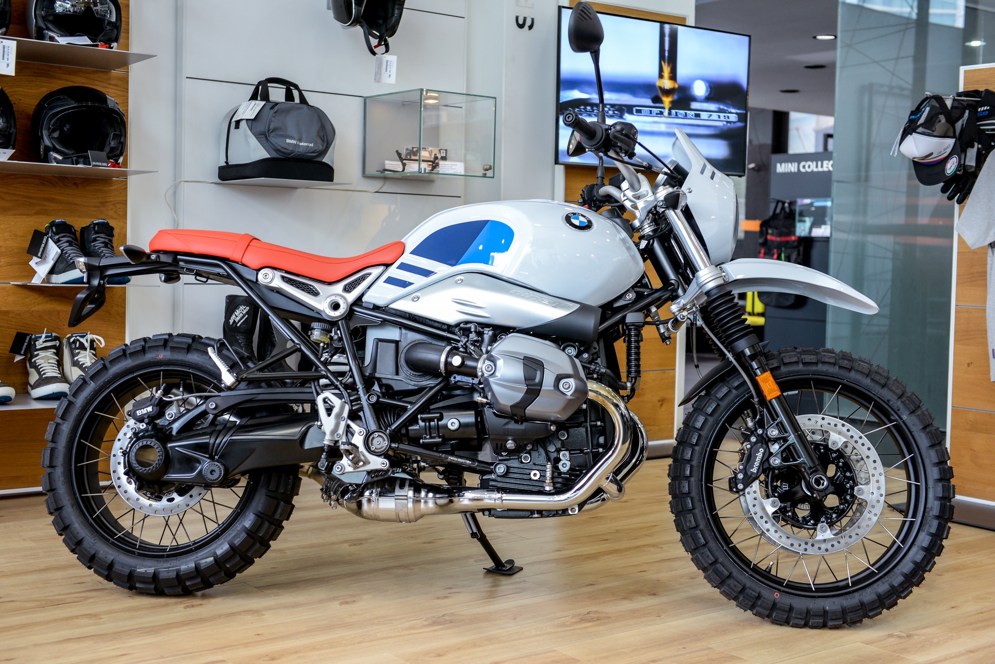 moto BMW R nineT Urban G/S anh 3