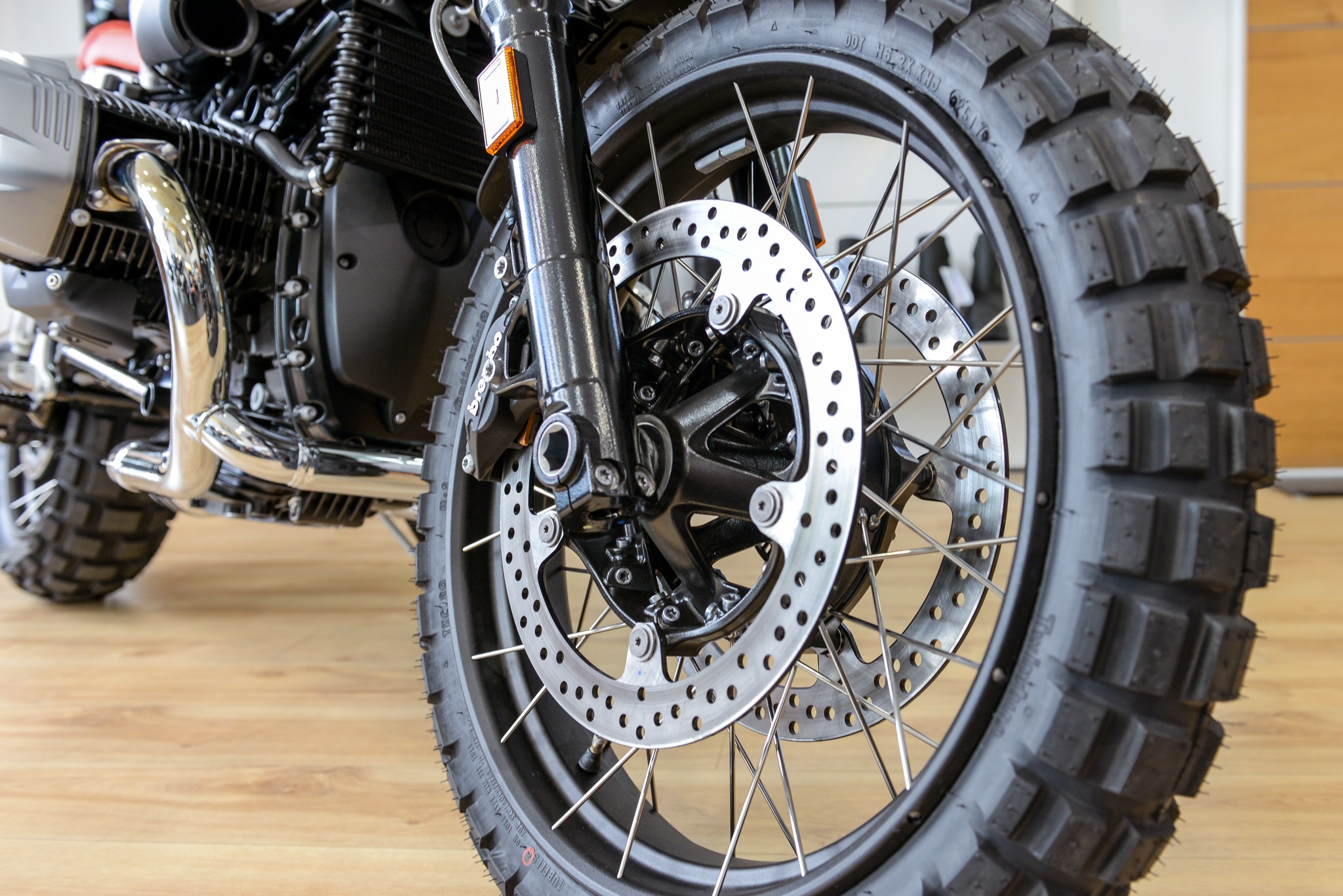 moto BMW R nineT Urban G/S anh 4