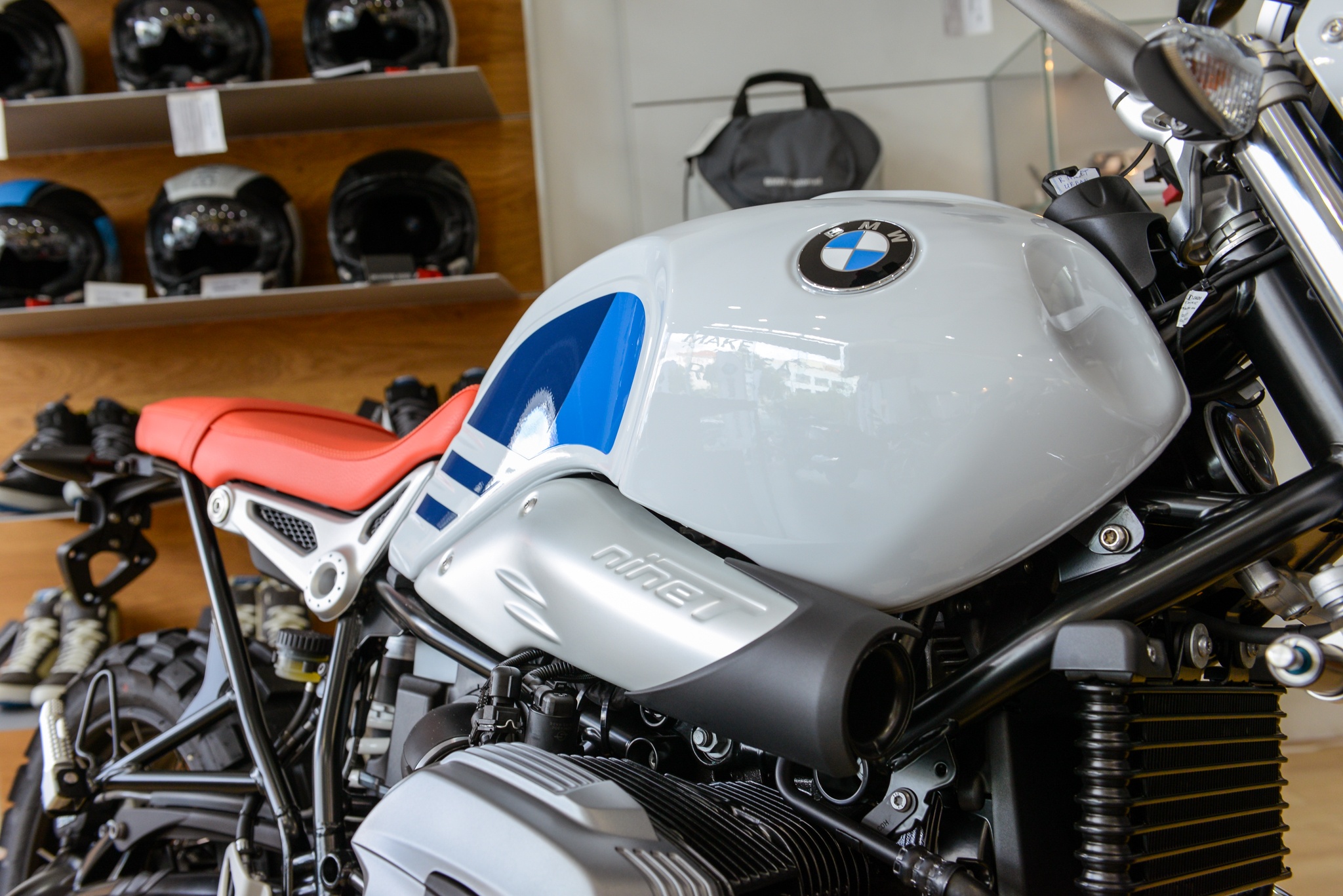 moto BMW R nineT Urban G/S anh 7