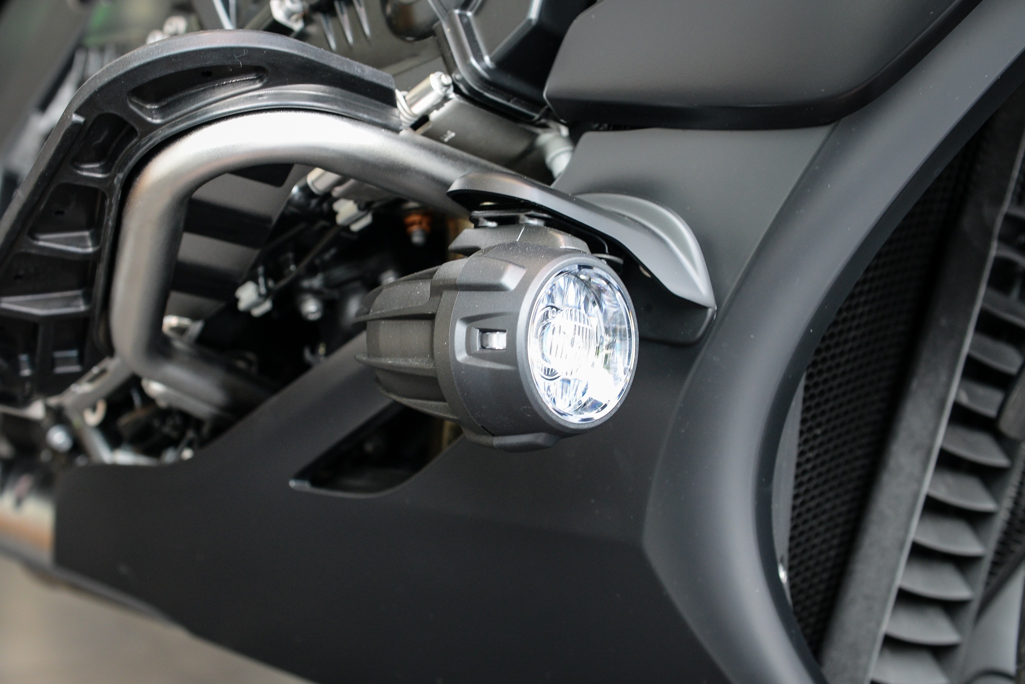 moto BMW K1600B anh 8