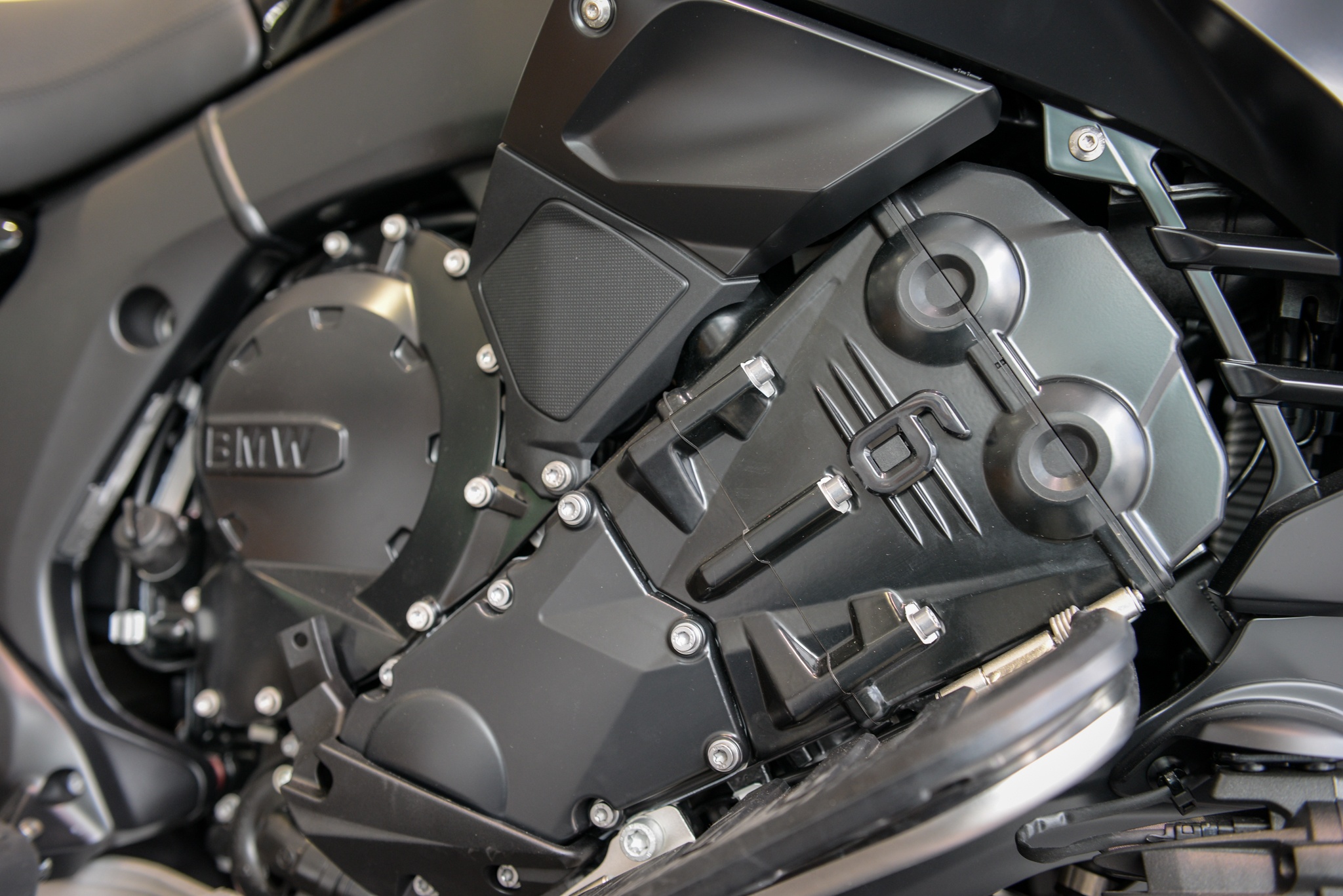 moto BMW K1600B anh 13