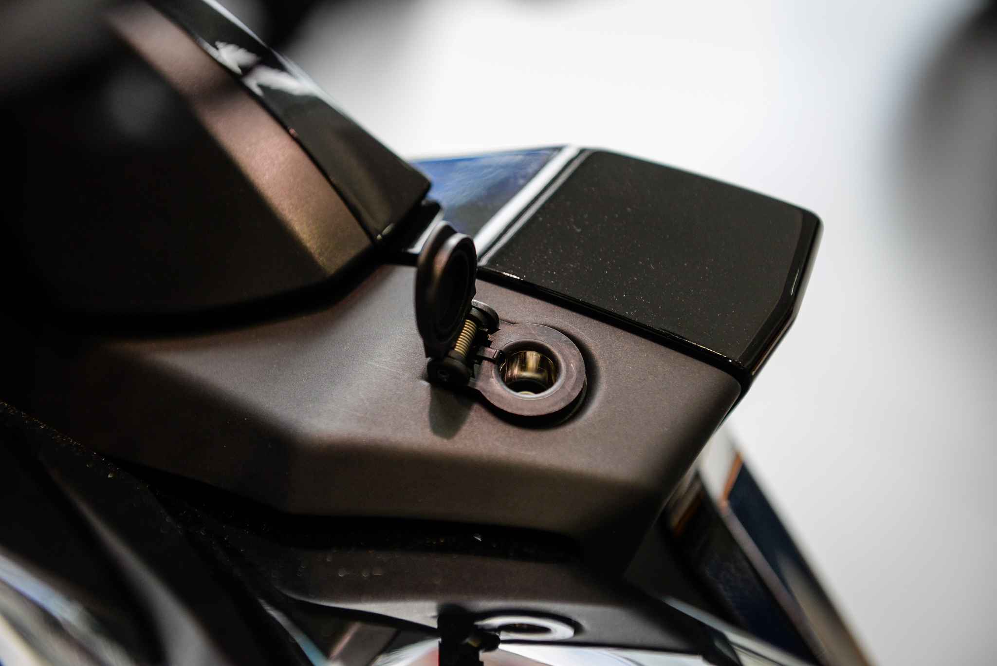 moto BMW K1600B anh 6