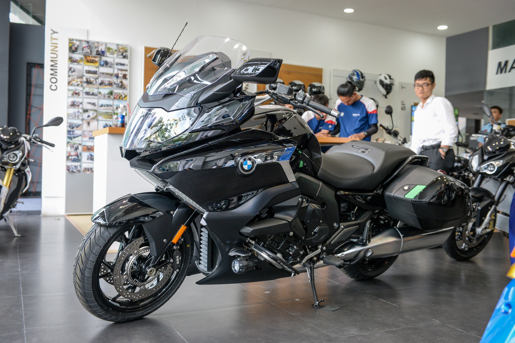 Chi tiet 'sieu moto' BMW K1600B chinh hang tai Viet Nam hinh anh