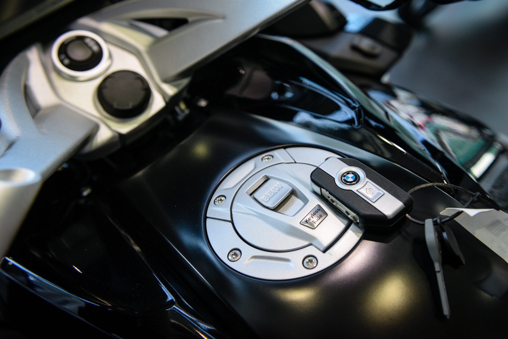 moto BMW K1600B anh 12