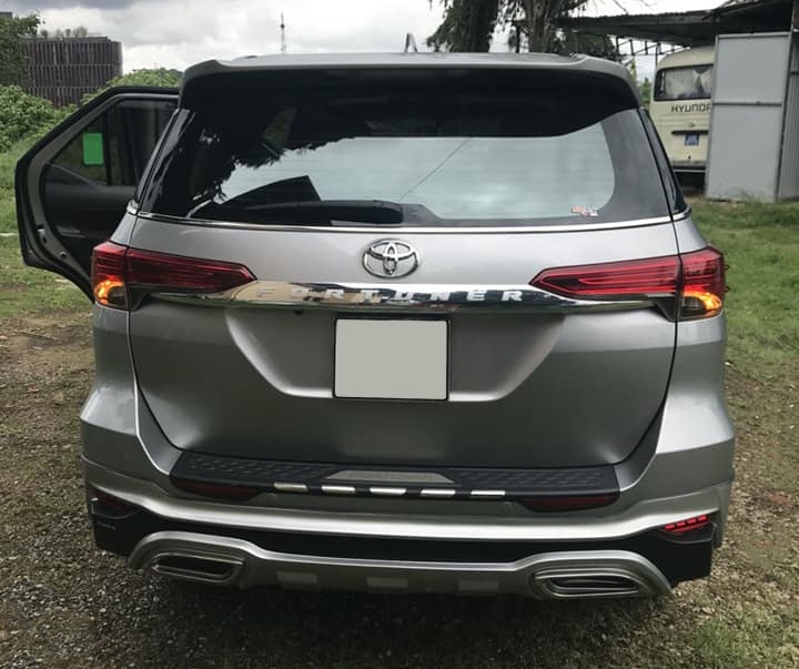giá Toyota Fortuner cũ ảnh 2 gia Toyota Fortuner cu anh 2