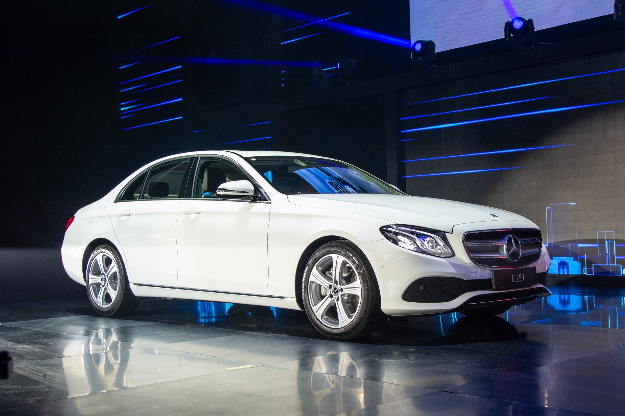 Trien lam Mercedes-Benz Fascination anh 7