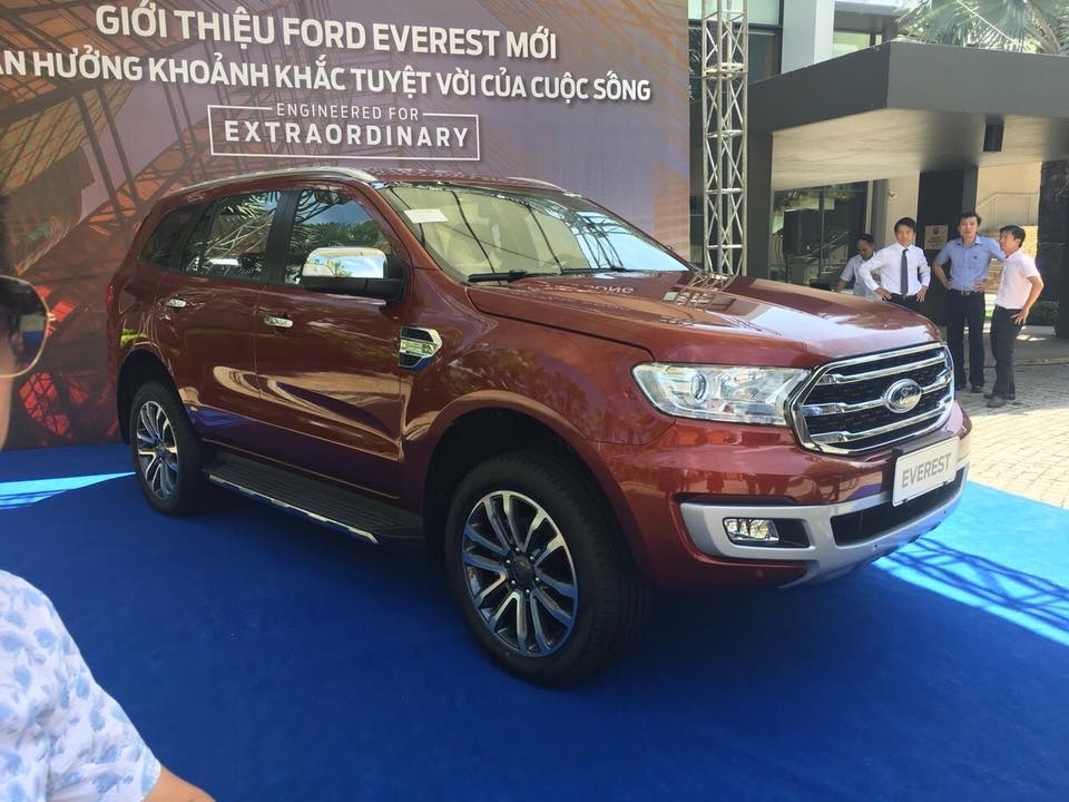 gia Ford Everest 2019 anh 2