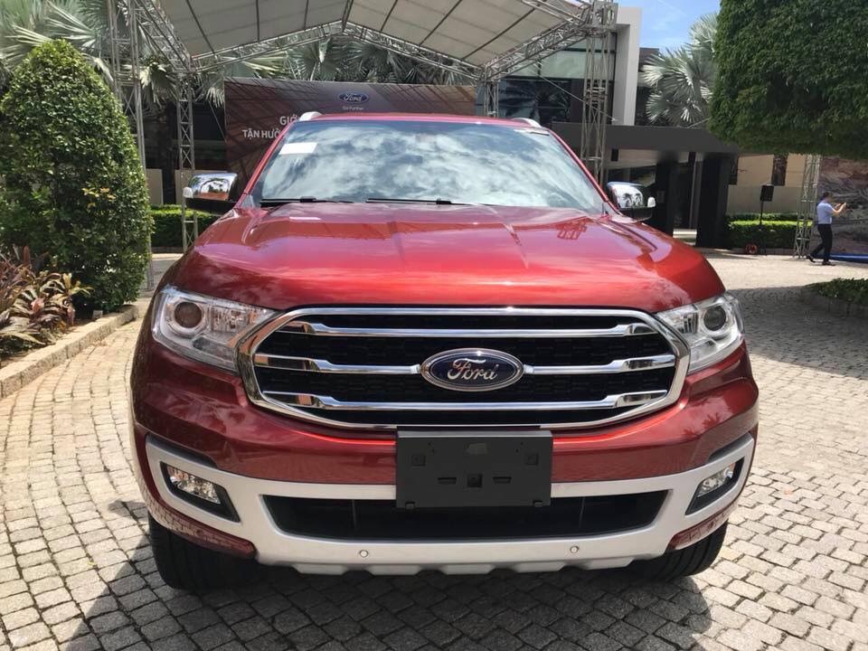 Ford Everest 2018 xuat hien tai VN, gia tam tinh tu 850 trieu dong hinh anh