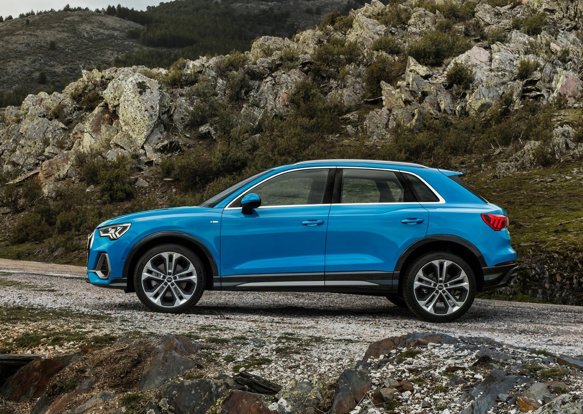 gia Audi Q3 2019 anh 2