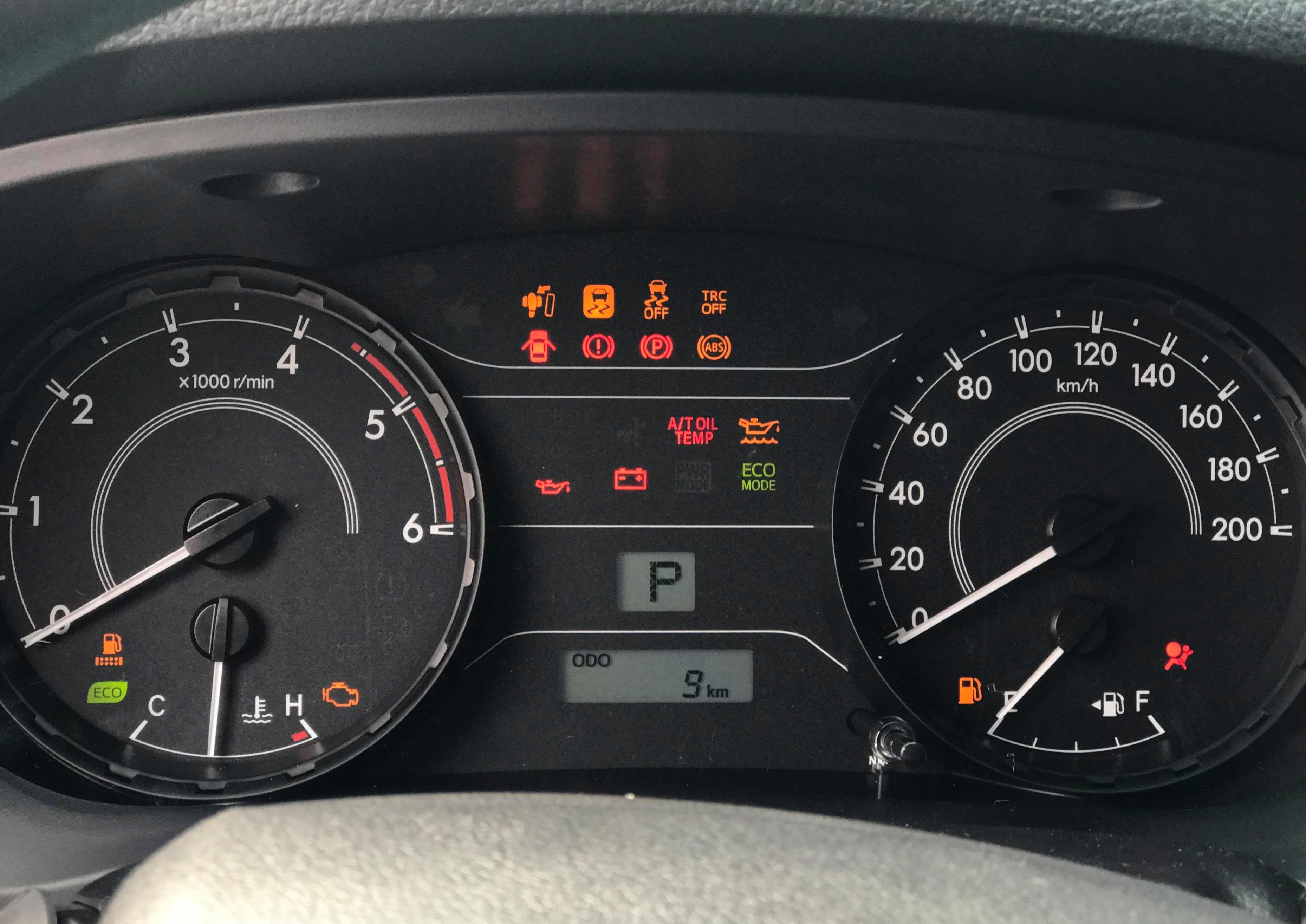 xe Toyota Hilux ve dai ly anh 7