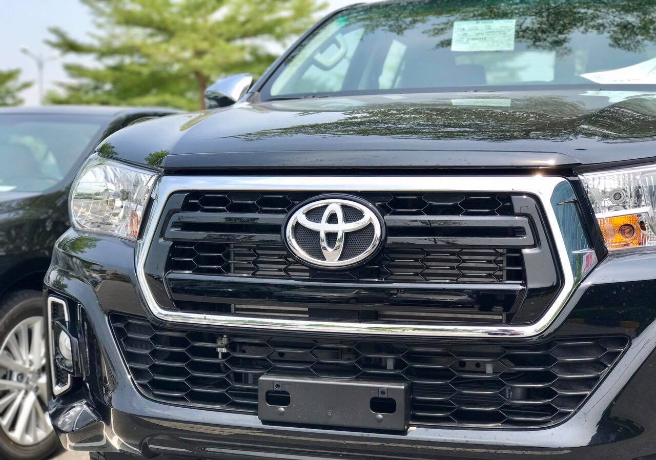 xe Toyota Hilux ve dai ly anh 4