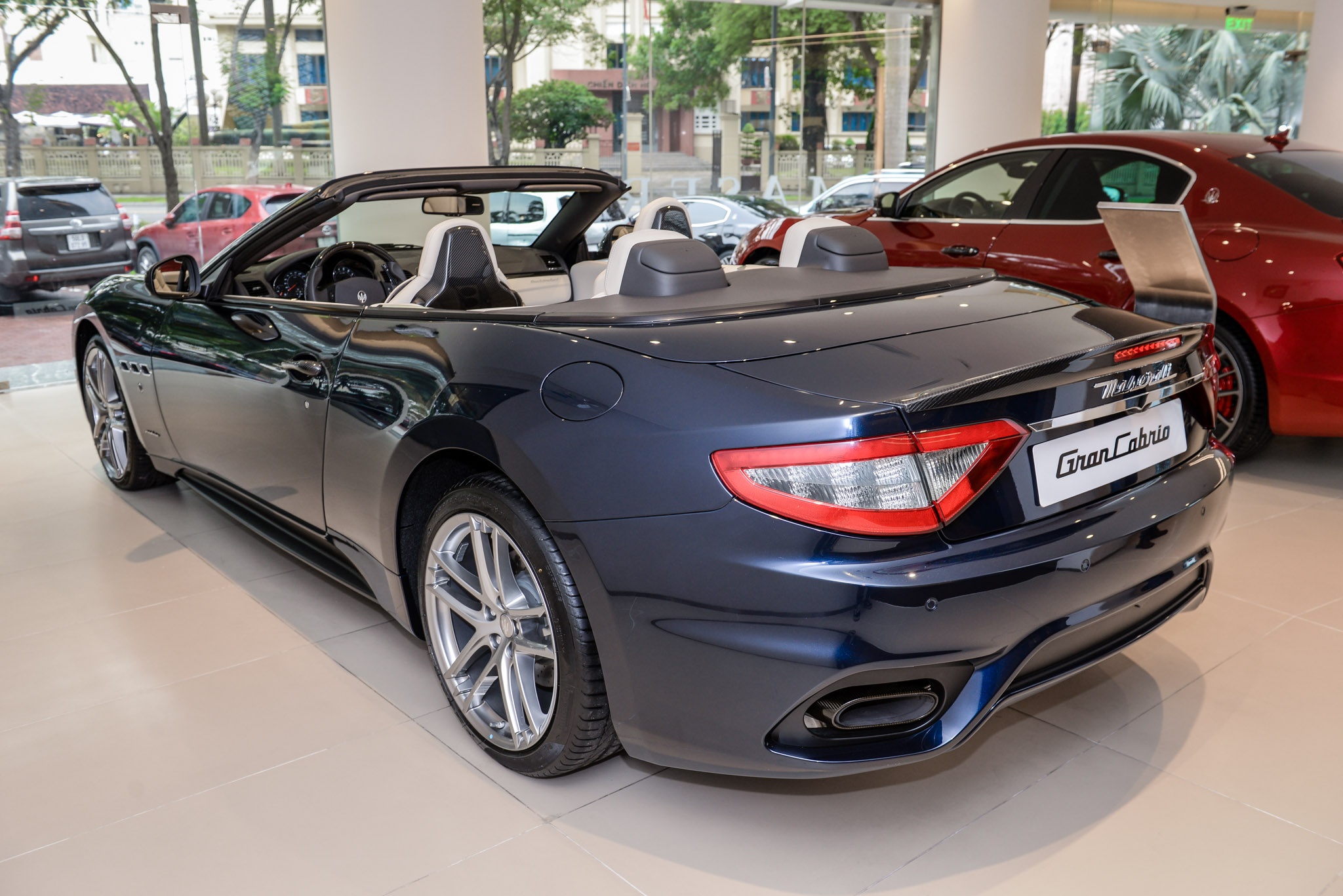 gia Maserati GranCabrio anh 5