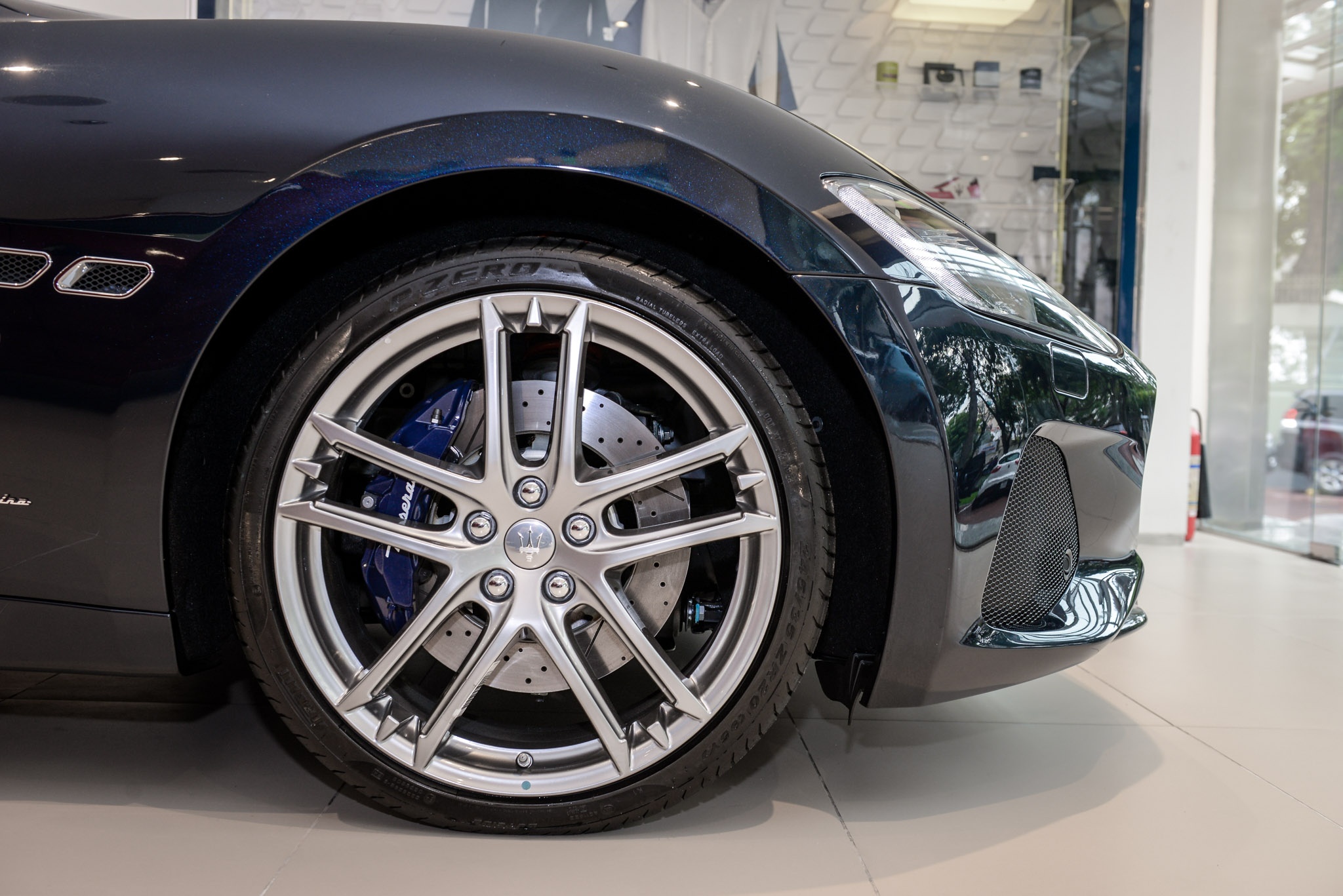 gia Maserati GranCabrio anh 4