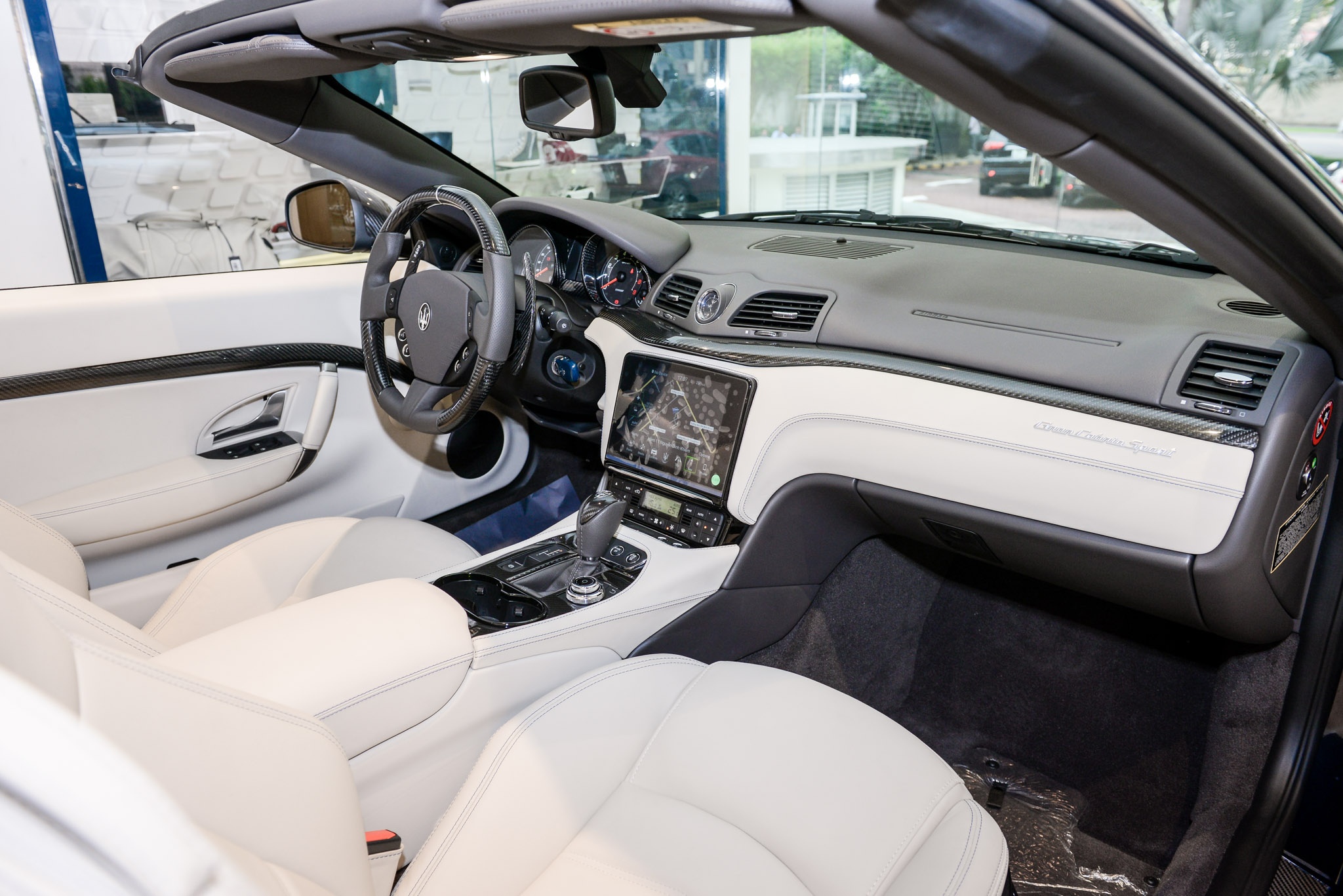 gia Maserati GranCabrio anh 8