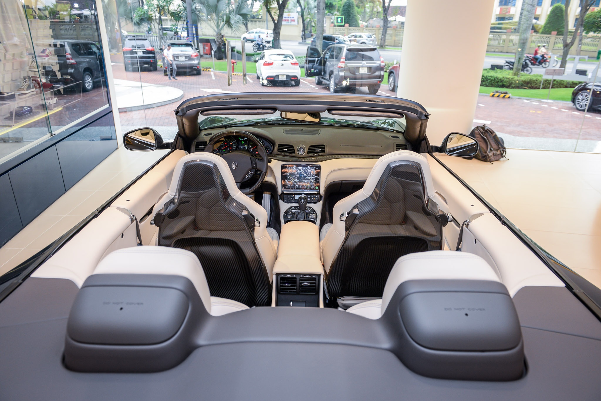 gia Maserati GranCabrio anh 7